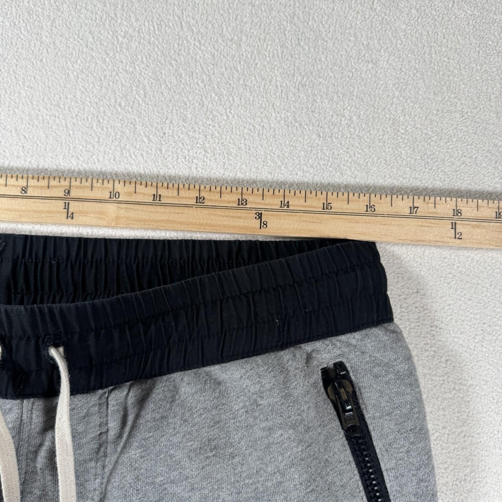 Fear of God Essentials Fear Of God Fog Light Grey Cotton Joggers Size US 32 / EU 48 - 3 Thumbnail