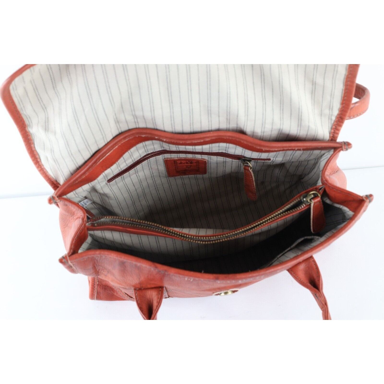 Frye Frye Distressed Italian Leather Boho Chic Shoulder Bag Size ONE SIZE - 9 Thumbnail