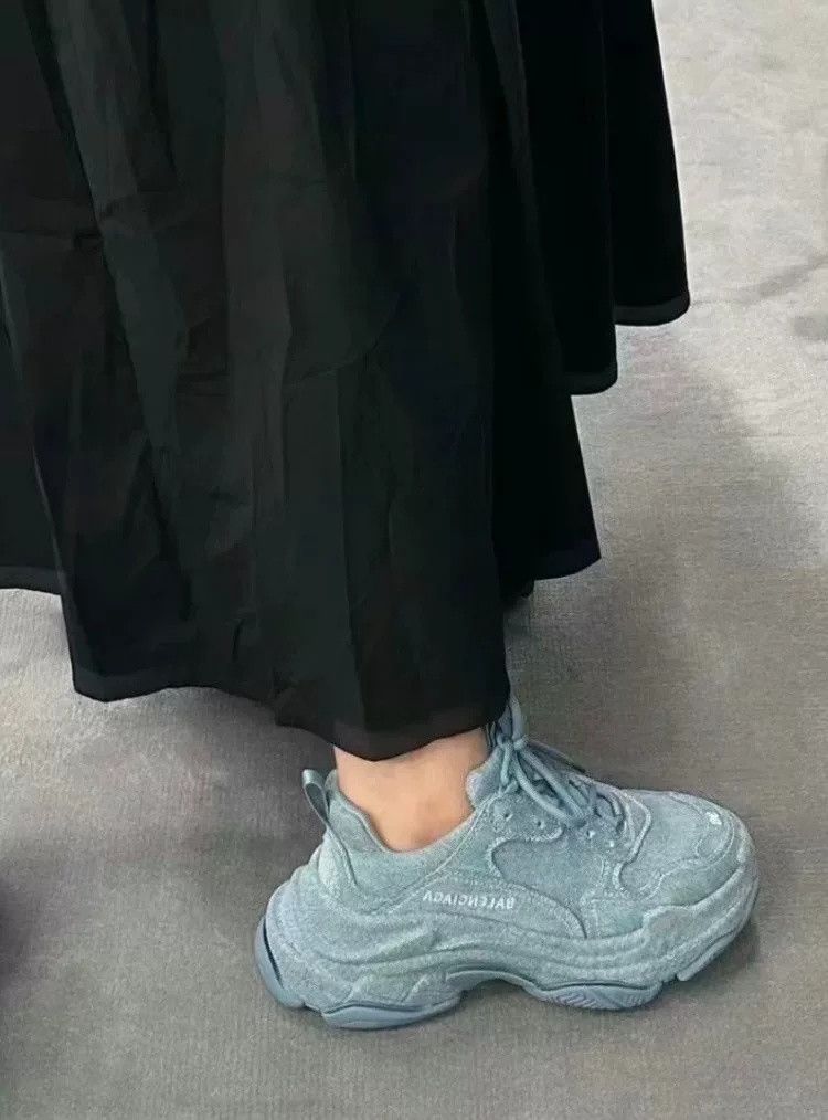 Balenciaga Balenciaga Triple S Denim Sneakers Size US 8 / EU 41 - 6 Thumbnail