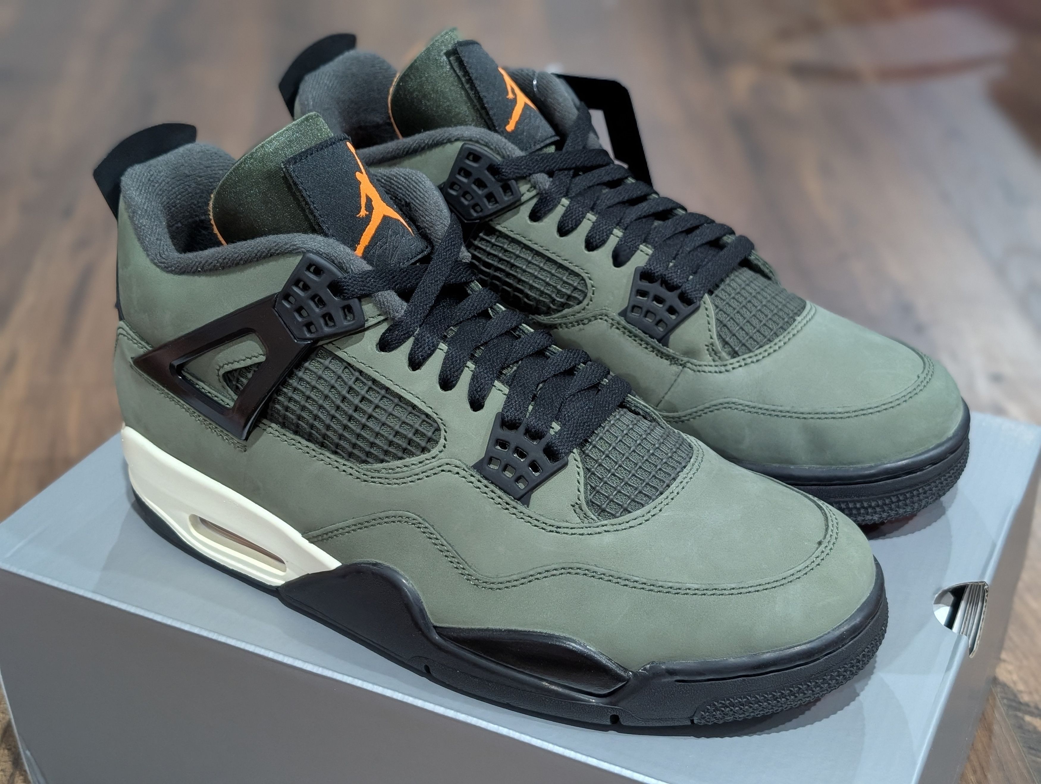 Undefeated x Nike Air Jordan Retro