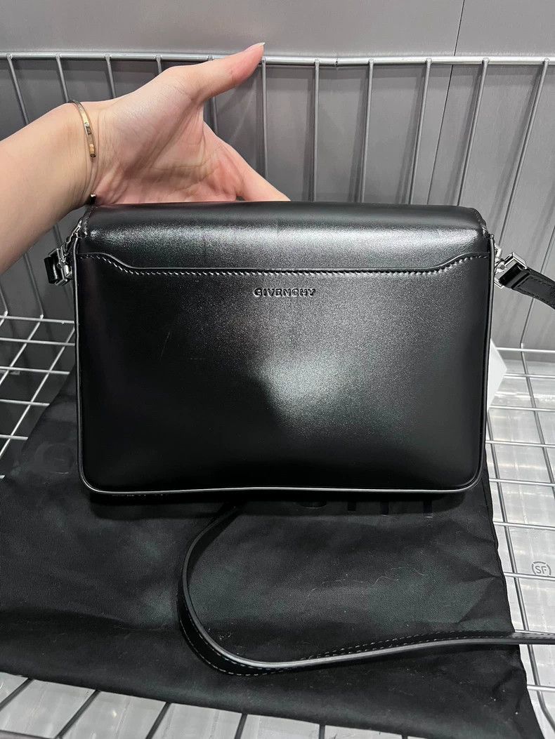 Givenchy Givenchy 4G black silver buckle mini bag Size ONE SIZE - 6 Thumbnail