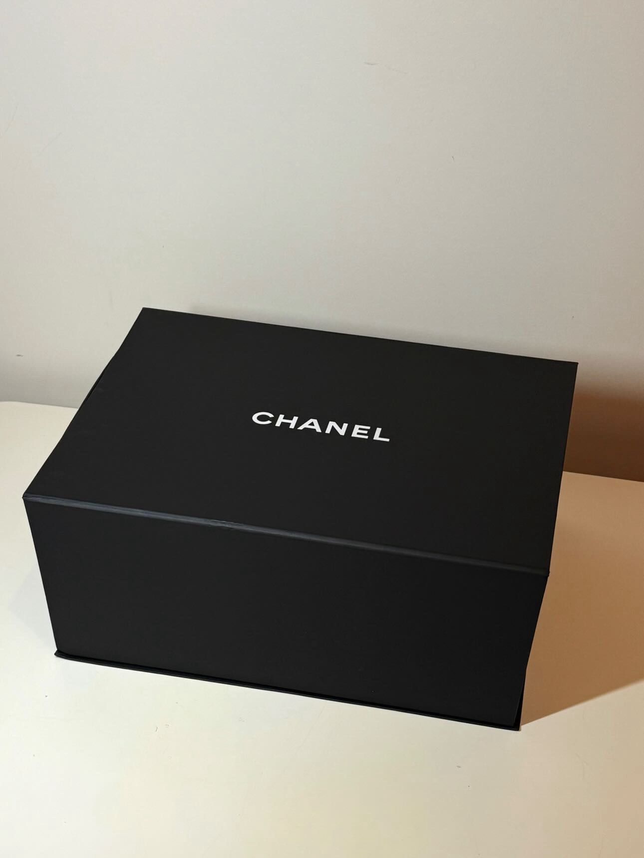 Chanel Chanel 25 Small Handbag Size ONE SIZE - 8 Thumbnail