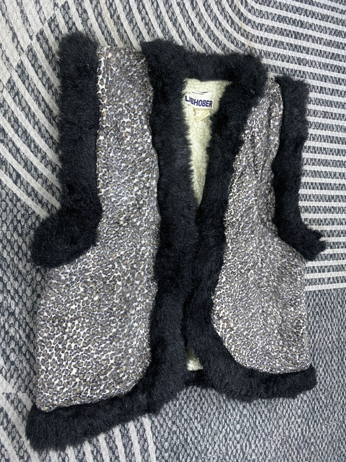 Japanese Brand Vtg Libhober Leopard Print Vest With Black Faux Fur Trim Size US S / EU 44-46 / 1 - 3 Thumbnail