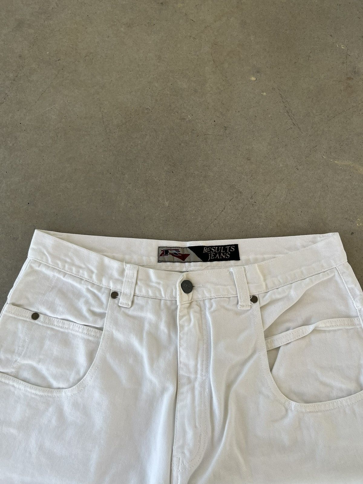 Vintage Vintage Y2K Results Embroidered White Baggy Shorts Size US 34 / EU 50 - 4 Thumbnail