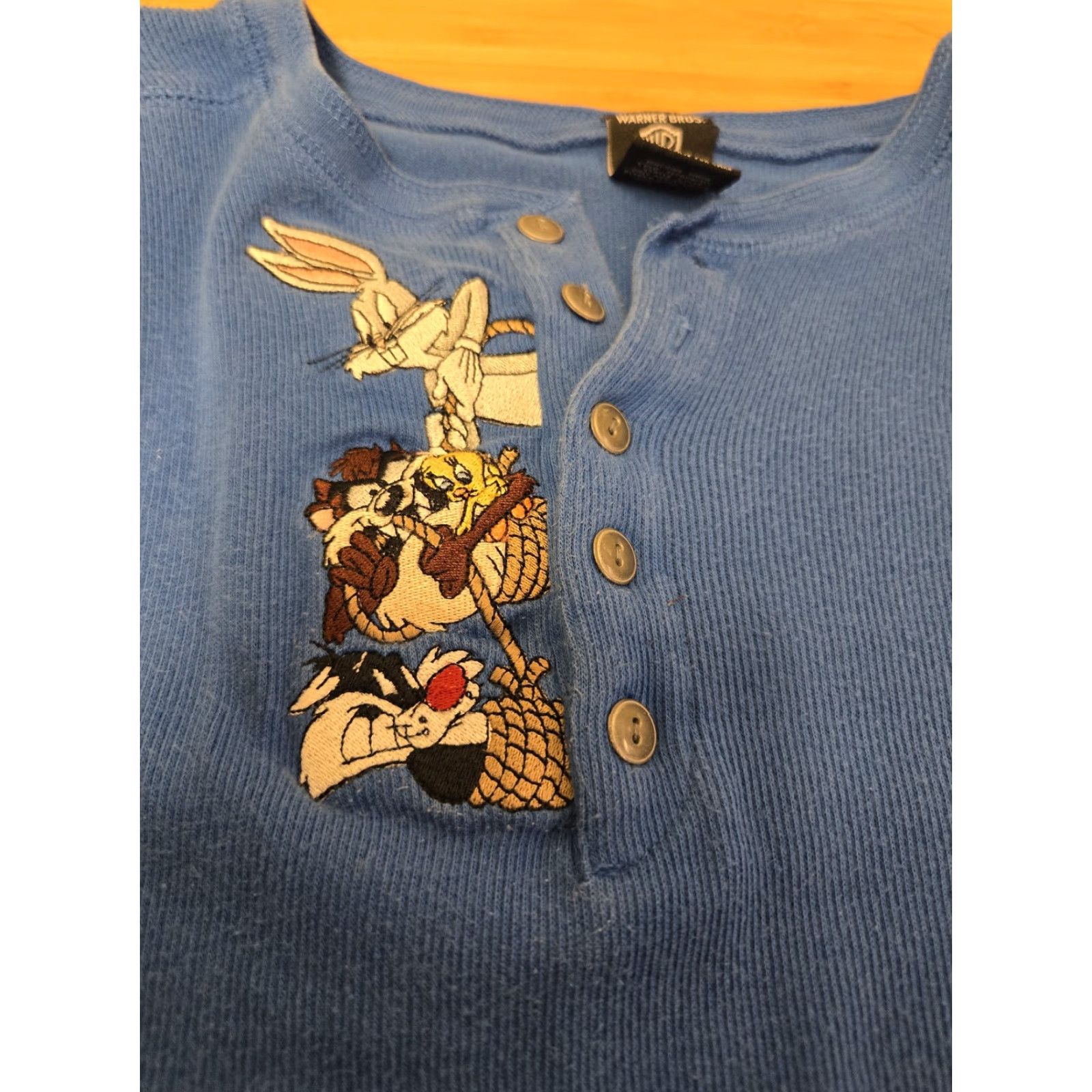 Vintage VINTAGE Warner Bros Shirt Mens 90s Blue Cartoon Tee Bugs Bunny Taz Sylvester Henley Cotton Graphic Print M Size US M / EU 48-50 / 2 - 2 Thumbnail
