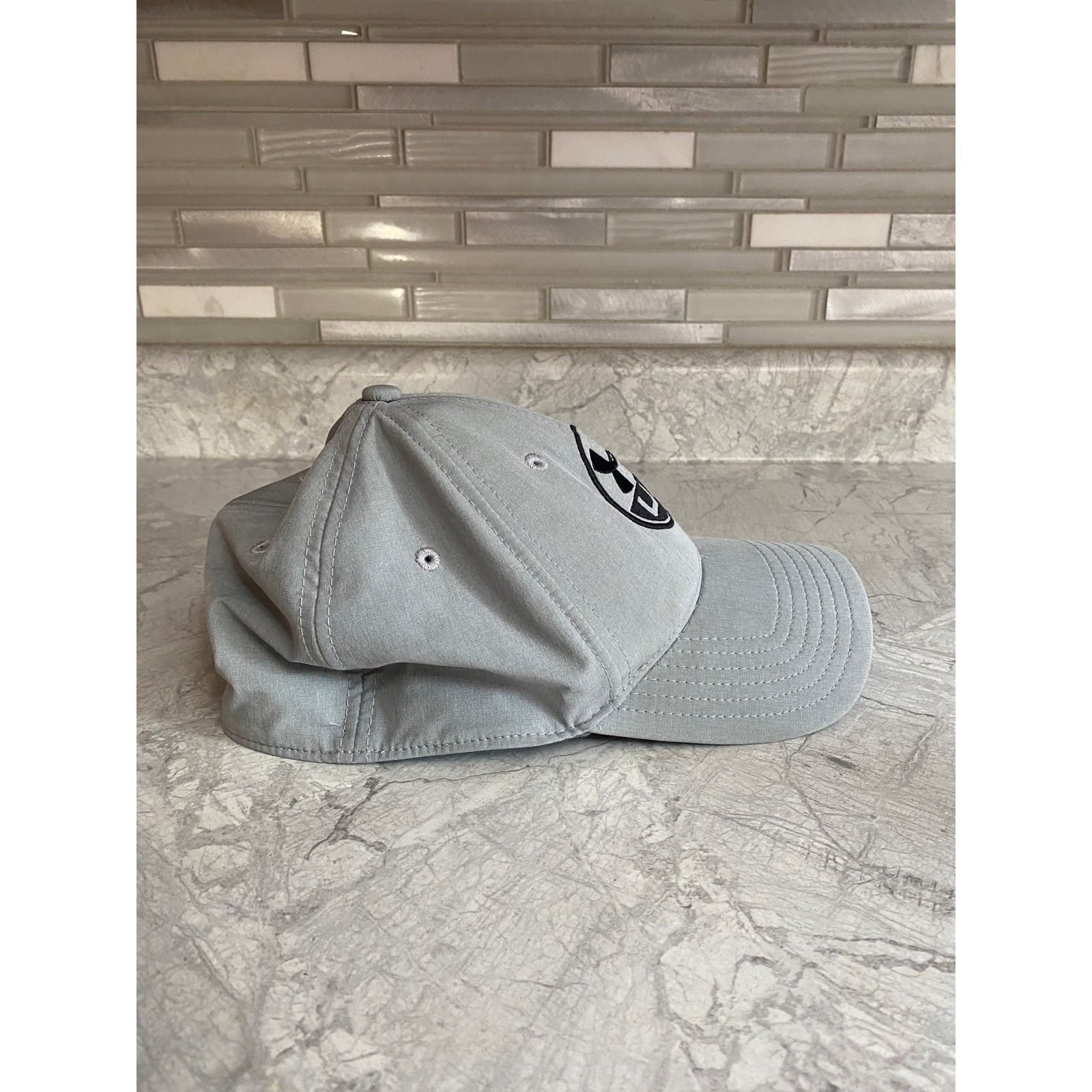 Under Armour Gray and Black Under Armour Stretch-Fit Hat Size M/L Size ONE SIZE - 6 Thumbnail