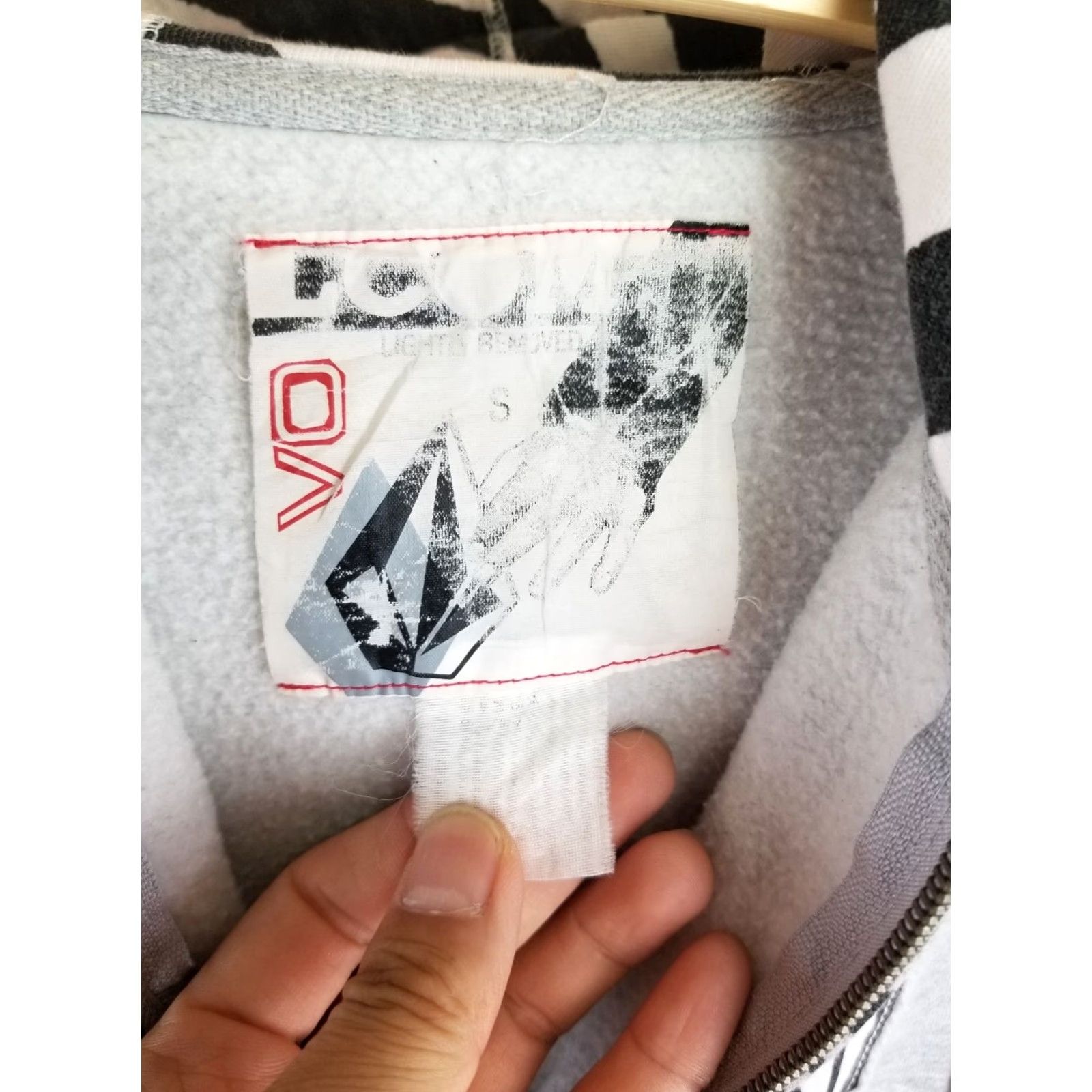 Volcom VINTAGE Y2K VOLCOM SNOWBOARD HOODIE Gray FULL ZIP UP Hoodie SZ SMALL Men Mature 20 22 25 26 inches Size US S / EU 44-46 / 1 - 4 Thumbnail