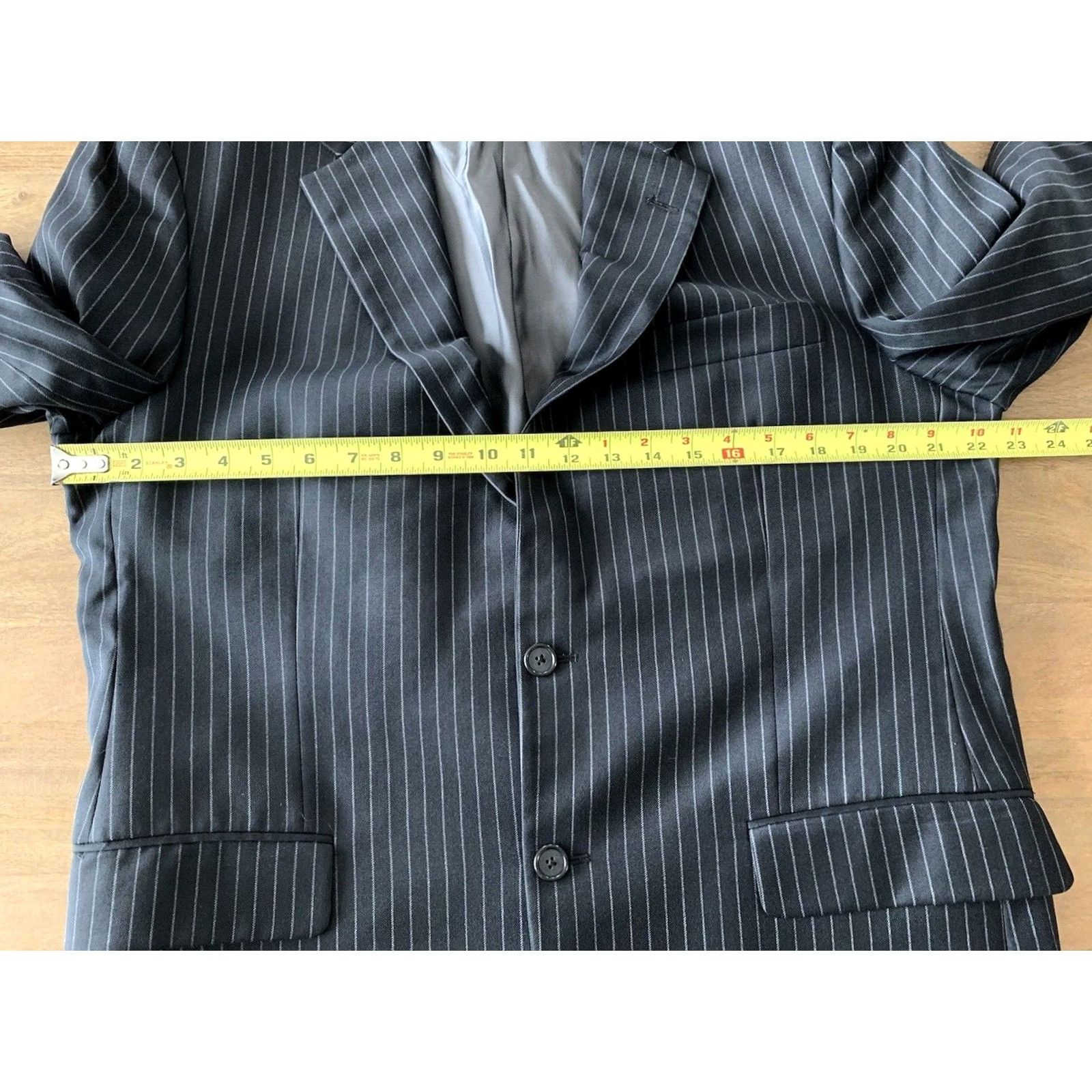 Vintage Hickey Freeman Sport Blazer 42R Black Pinstripe Double-Vented Notch Lapel Wool Lining Regular Single-Breasted 2-Button Men Jacket Charted Size 42R - 7 Thumbnail