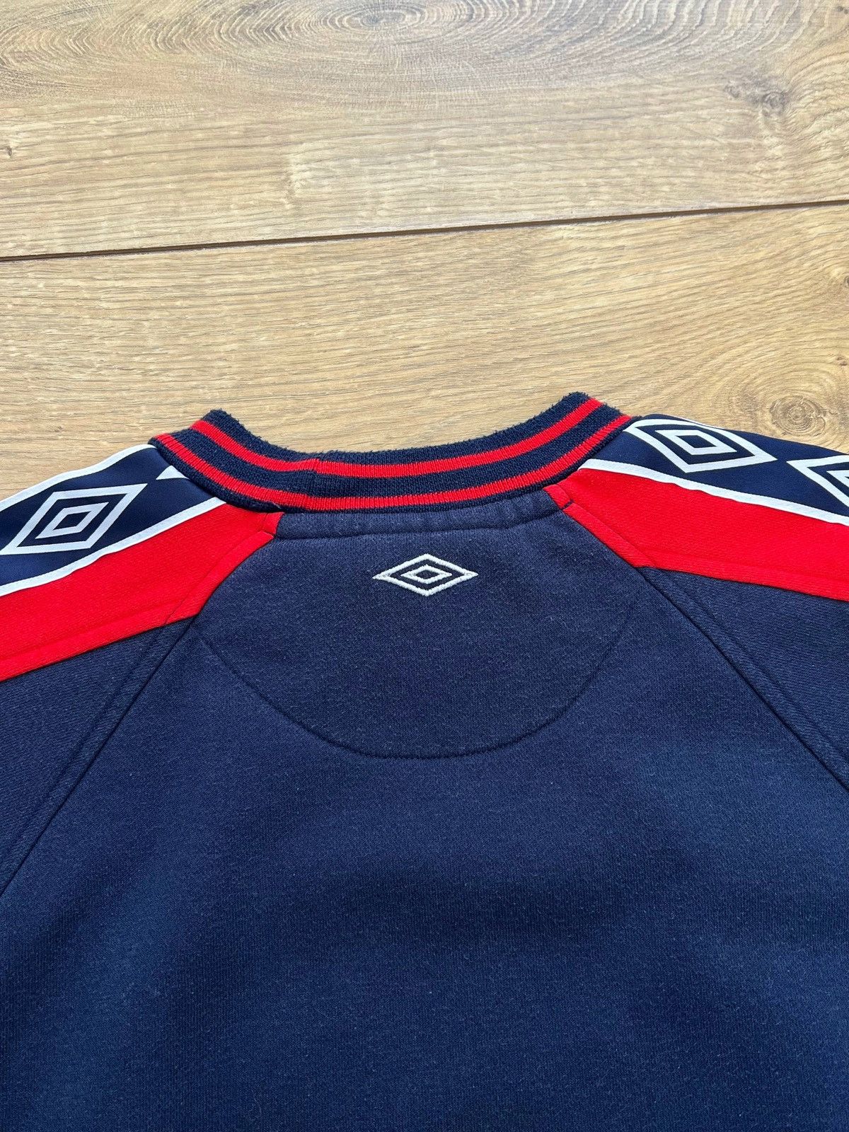 Umbro Umbro Vintage Sweatshirt Crewneck Center Logo 90's Size US L / EU 52-54 / 3 - 4 Thumbnail