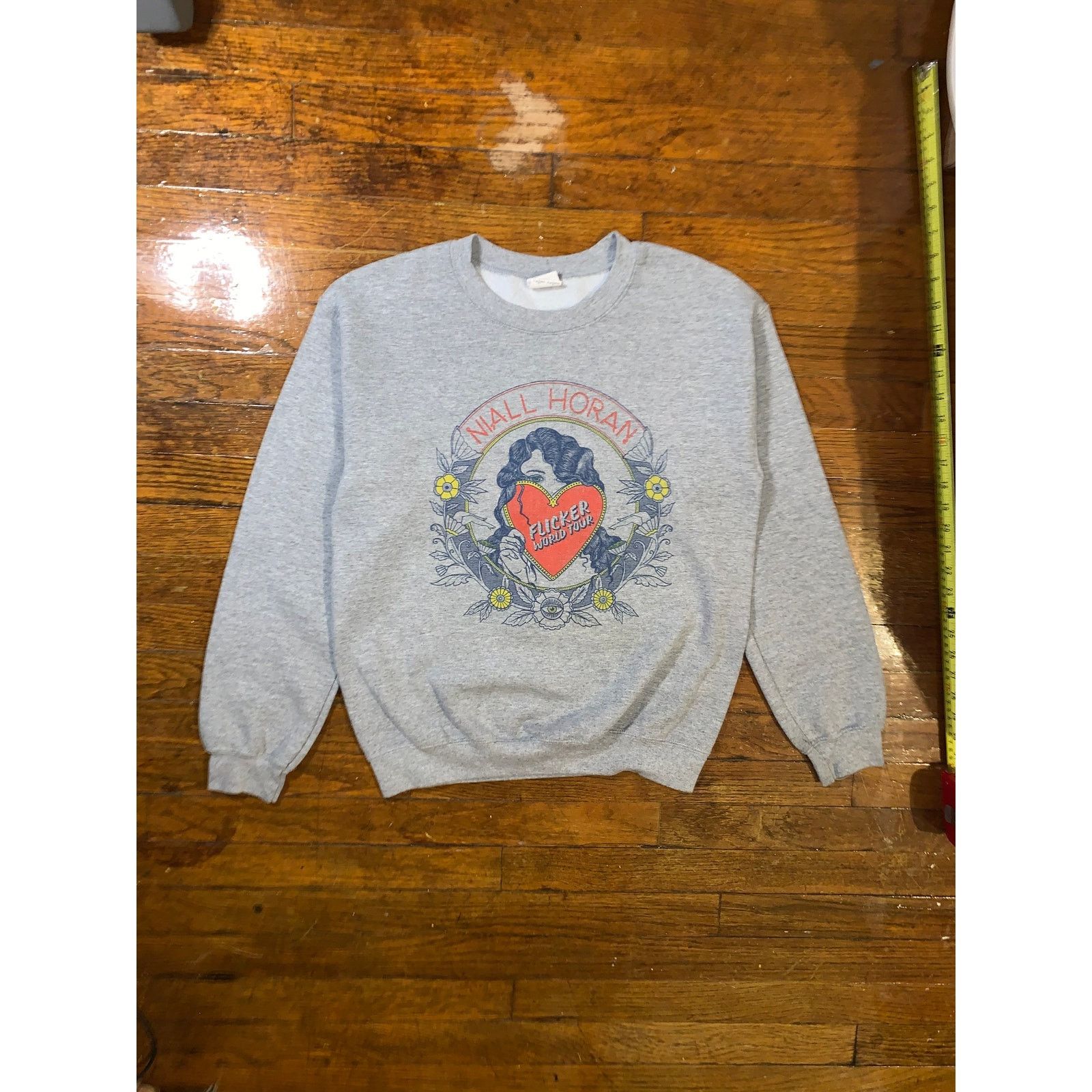 Band Tees Niall Horan Flicker World Tour Crewneck Sweatshirt S Grey Size US S / EU 44-46 / 1 - 3 Thumbnail