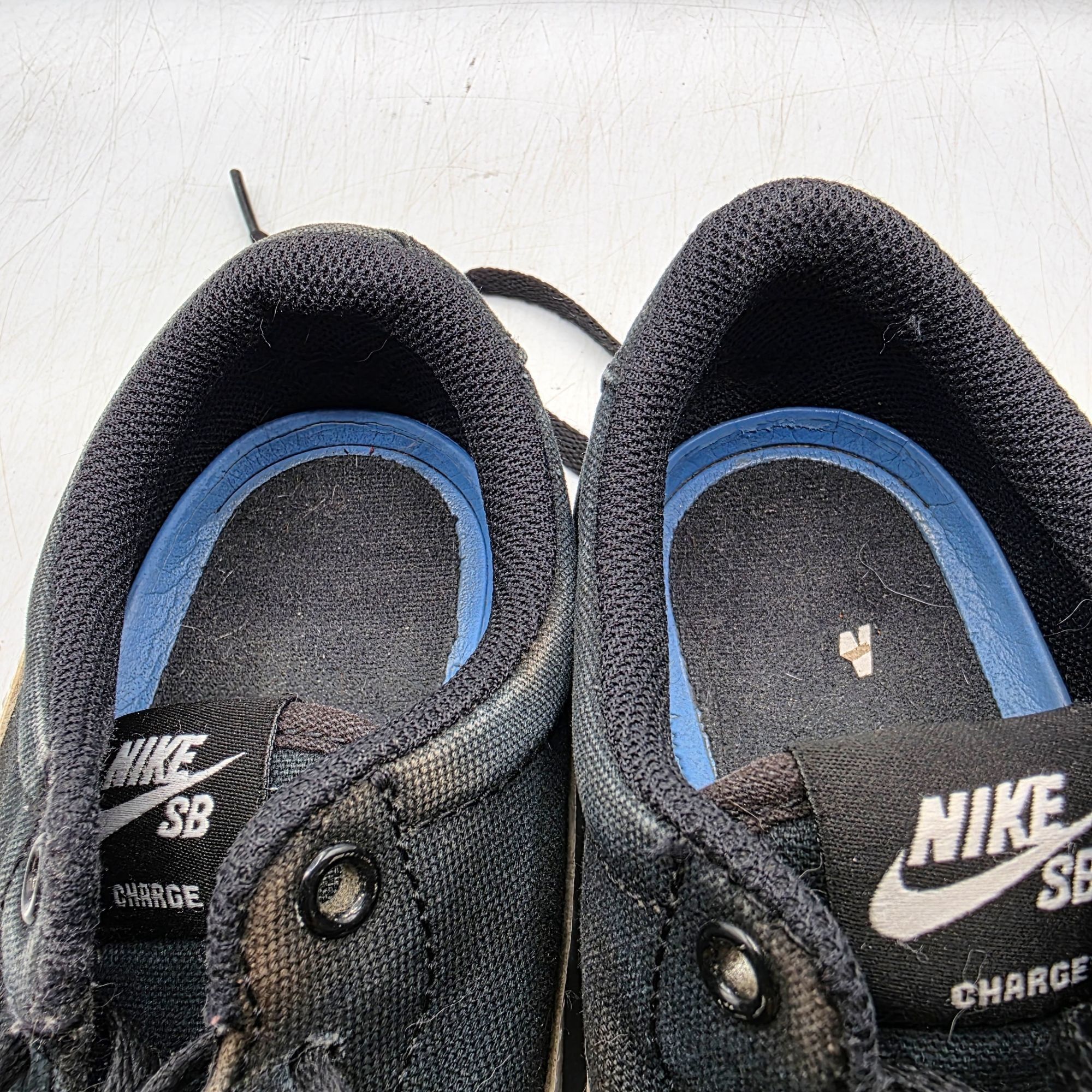 Nike Nike SB Charge Womens Size 9 Black White Sneaker Shoes Casua Size US 9 / EU 42 - 9 Thumbnail