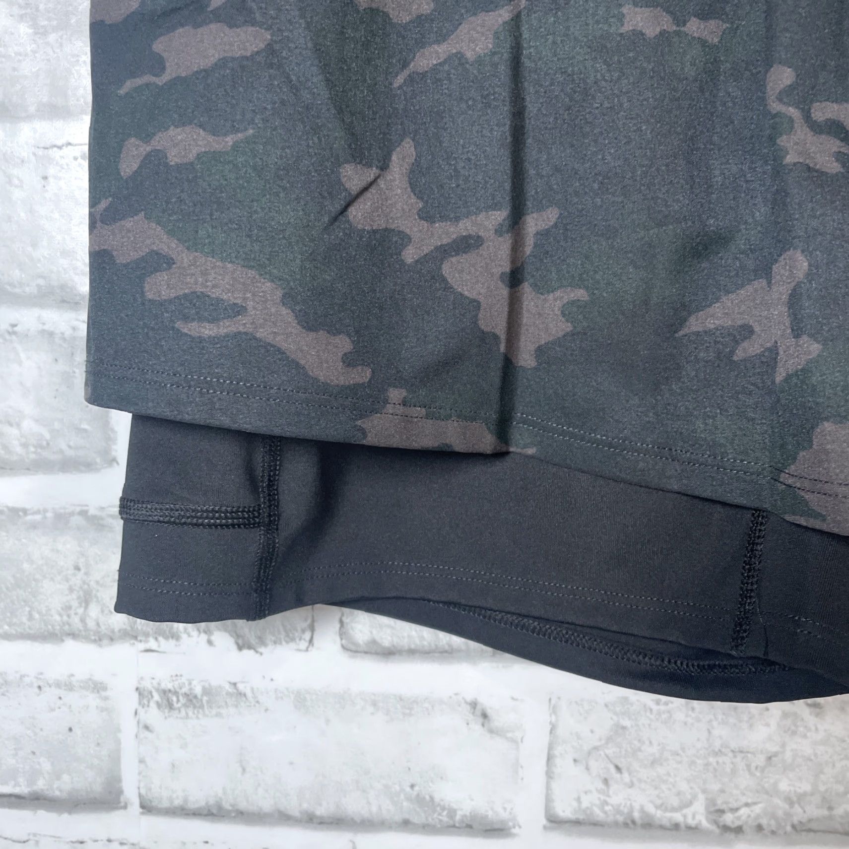 AMO VINTAGE Camo Women’s Athletic Shorts Biker Style Lined Size Large Black Activewear Size 36" / US 14 / IT 50 - 4 Thumbnail