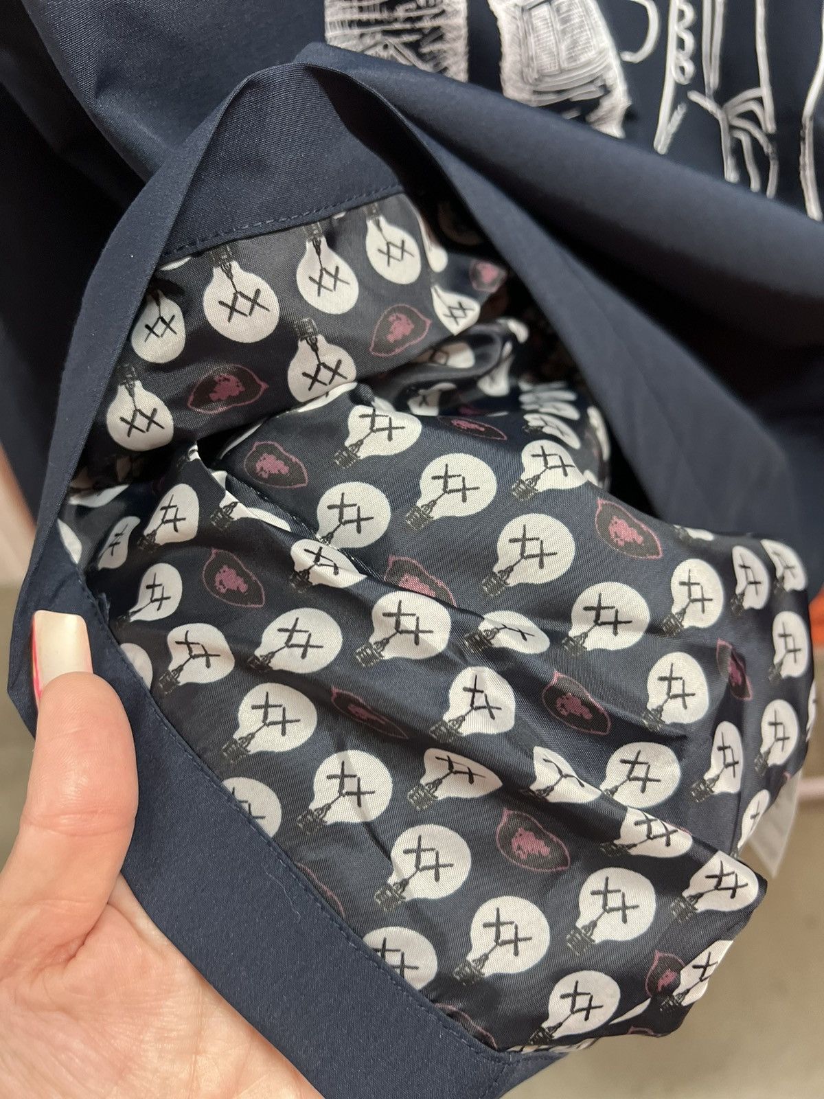 Andy Warhol × Kaws × Uniqlo Kaws Uniqlo Andy Warhol Navy Robot Coach Jacket DS Size M Size US M / EU 48-50 / 2 - 8 Thumbnail