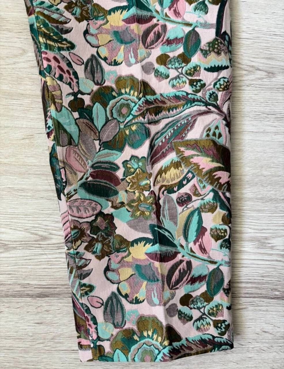 Sezane Sezane monogram flowers pants ws size 42 Size 28" / US 6 / IT 42 - 2 Thumbnail