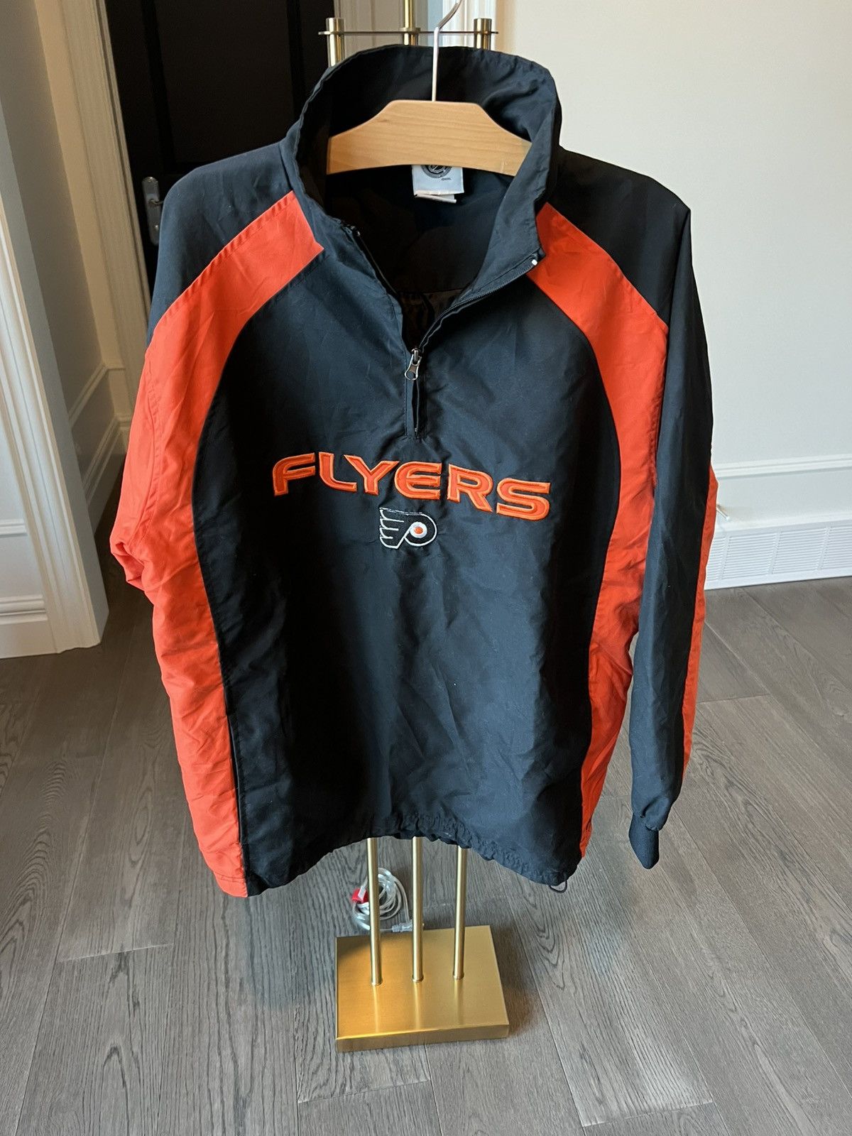 NHL × Vintage Vintage Philadelphia Flyers NHL 1/4-Zip Windbreaker – Size M Size US M / EU 48-50 / 2 - 1 Thumbnail