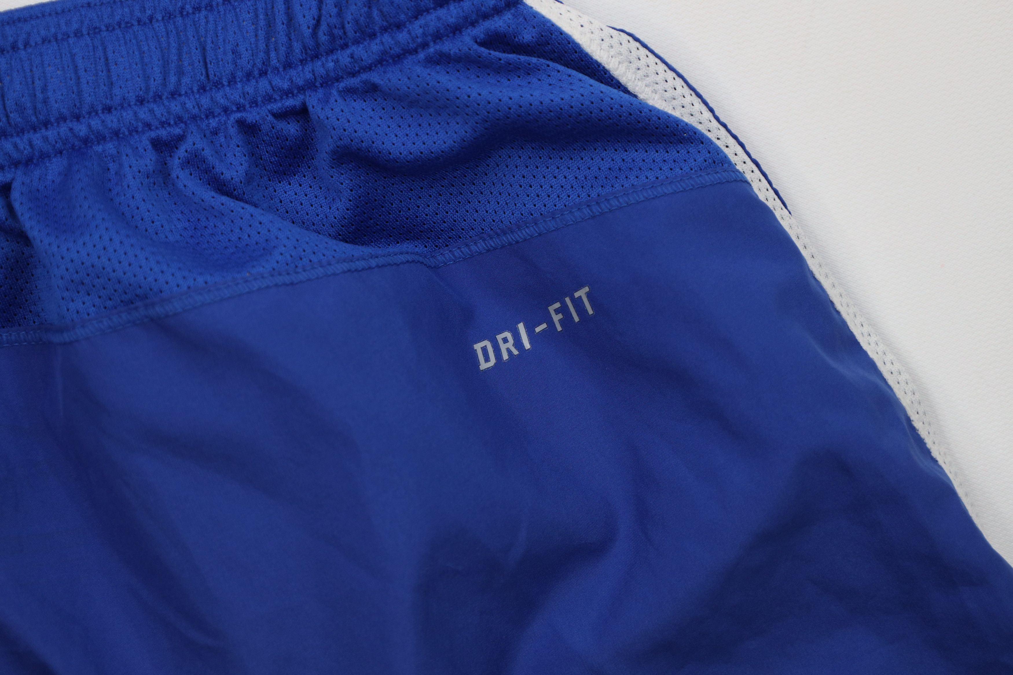 Nike Vintage Y2K Nike Mini Swoosh Running Jogging Soccer Shorts Size US 30 / EU 46 - 11 Thumbnail