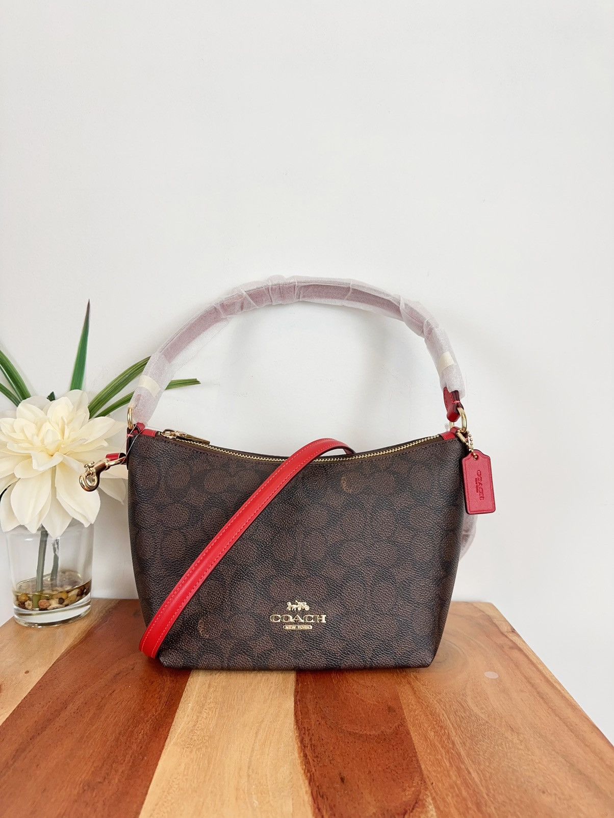 Coach NWT Coach Zip Top Shoulder Bag In Signature Canvas Size ONE SIZE - 1 Thumbnail