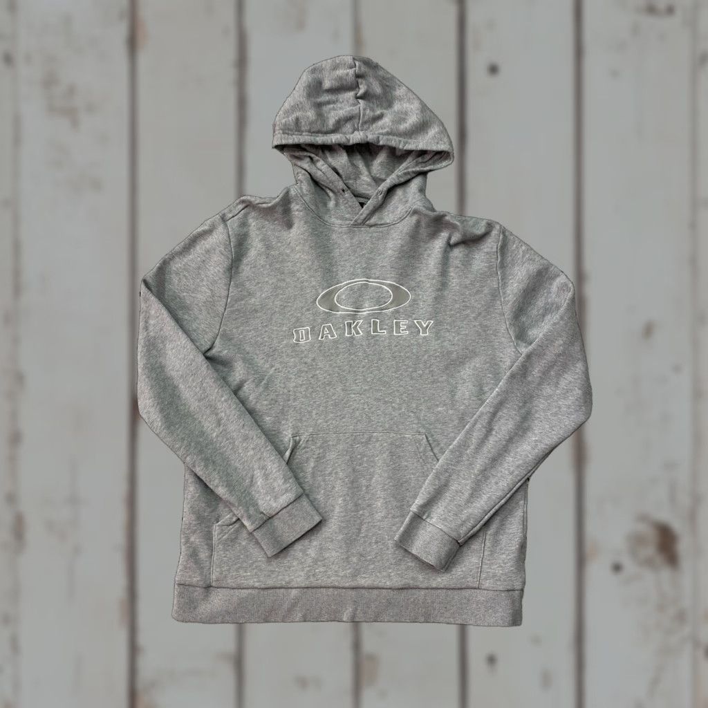 Oakley VINTAGE Oakley Hoodie Men’s Center Grey Size L Logo Graphic Print Pullover Hooded Crew Neck Long Sleeve | Gray | Regular Fit | Outdoor Y2K Men Size US L / EU 52-54 / 3 - 1 Thumbnail