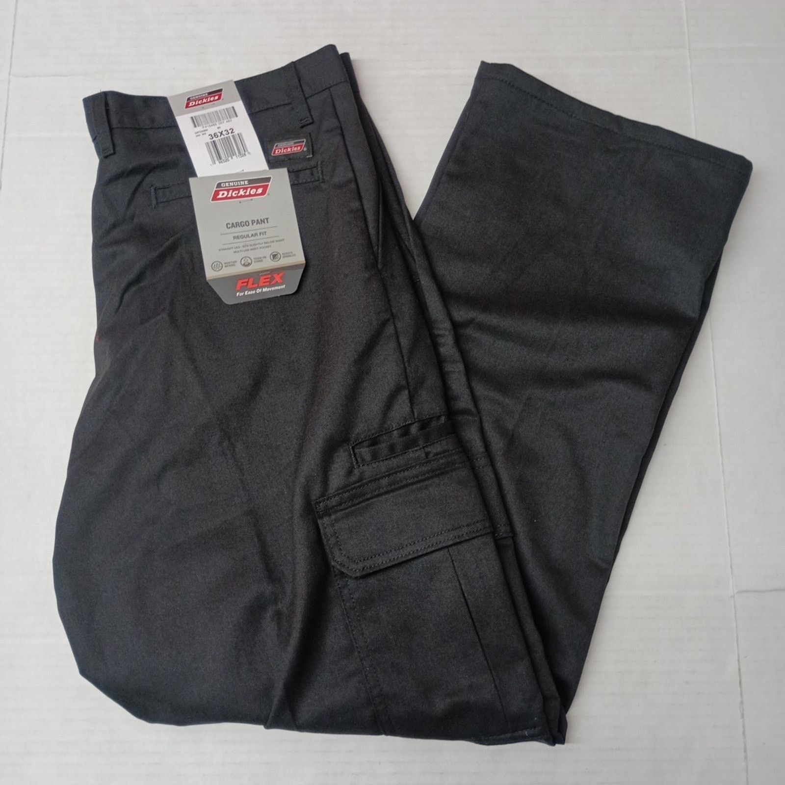 Dickies Dickies Men's Black Cargo Pants Size 36x32 Regular Straight Size US 36 / EU 52 - 1 Thumbnail