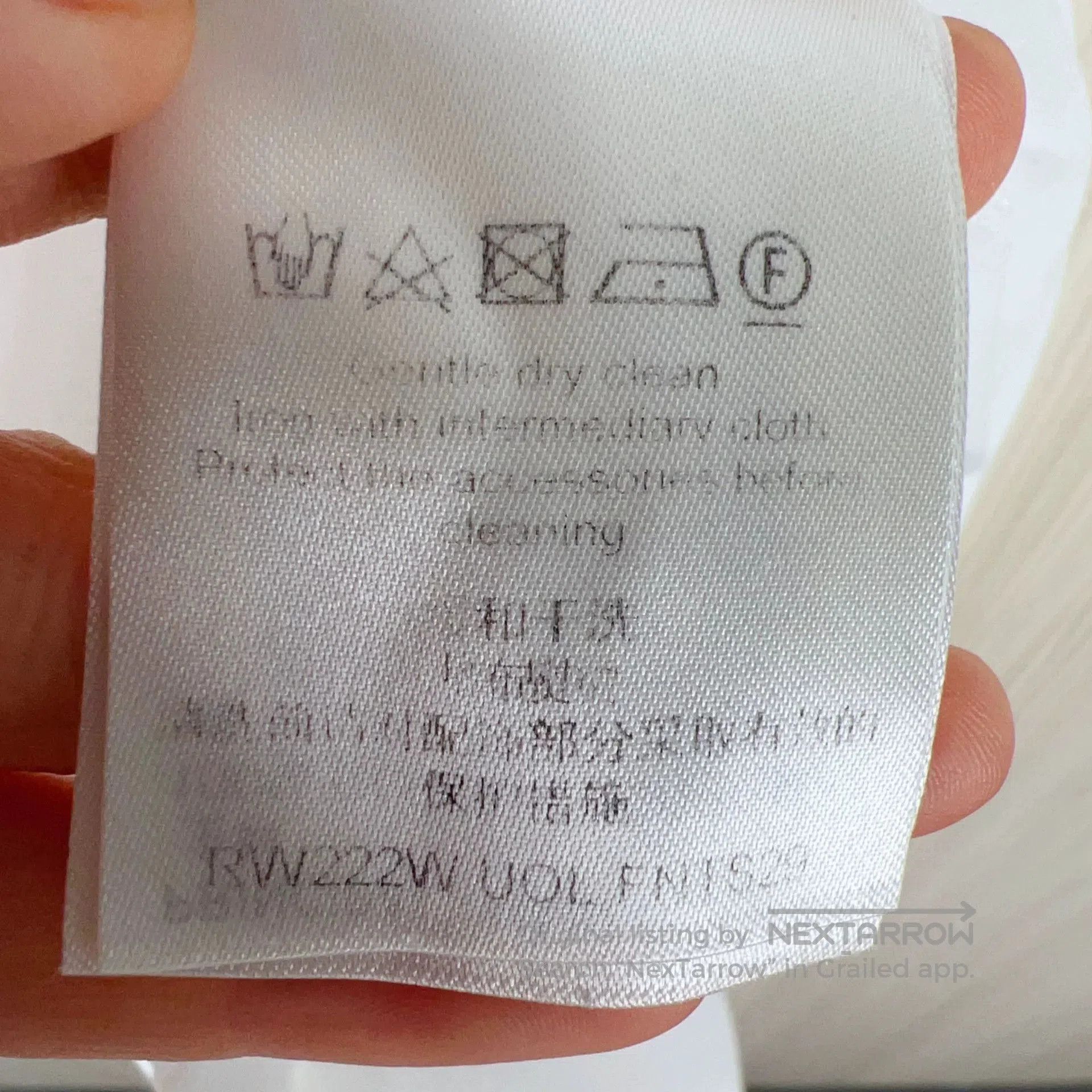 louis vuitton white short sleeve t-shirt.