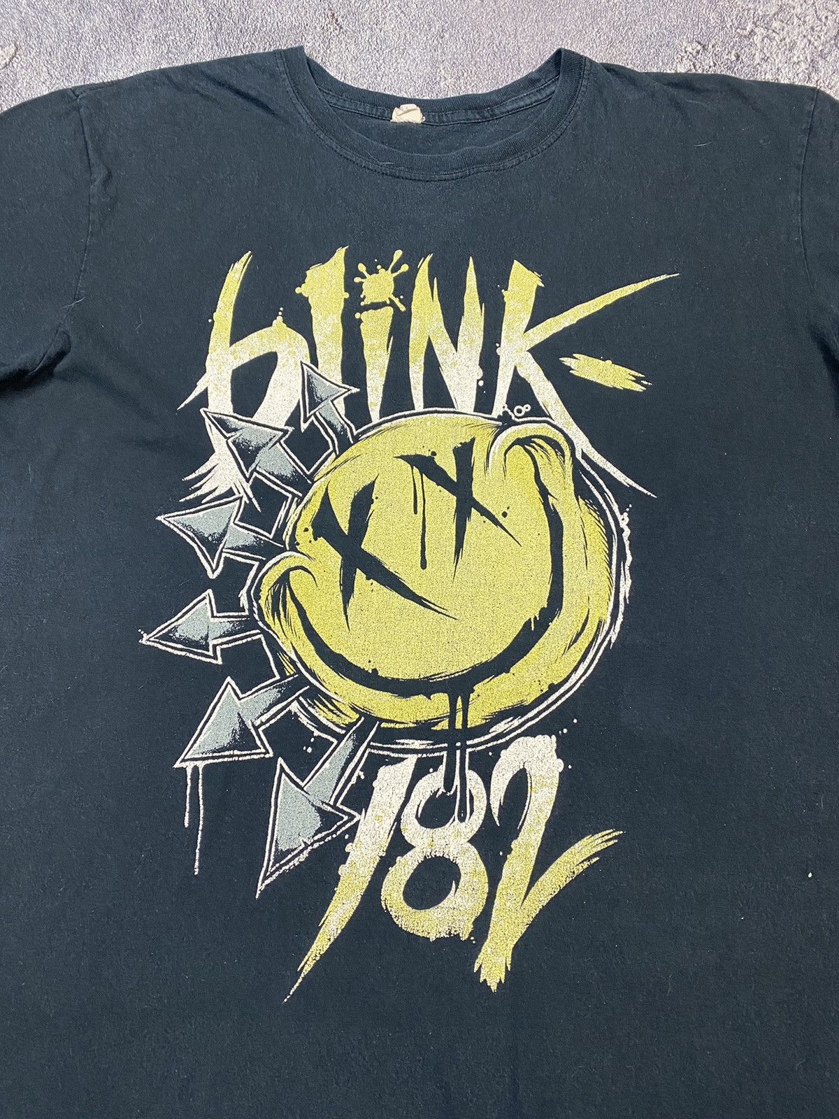 Band Tees × Vintage Vintage Blink 182 Sunfaded Distressed T-shirt Gothic Y2K Size US XL / EU 56 / 4 - 3 Thumbnail