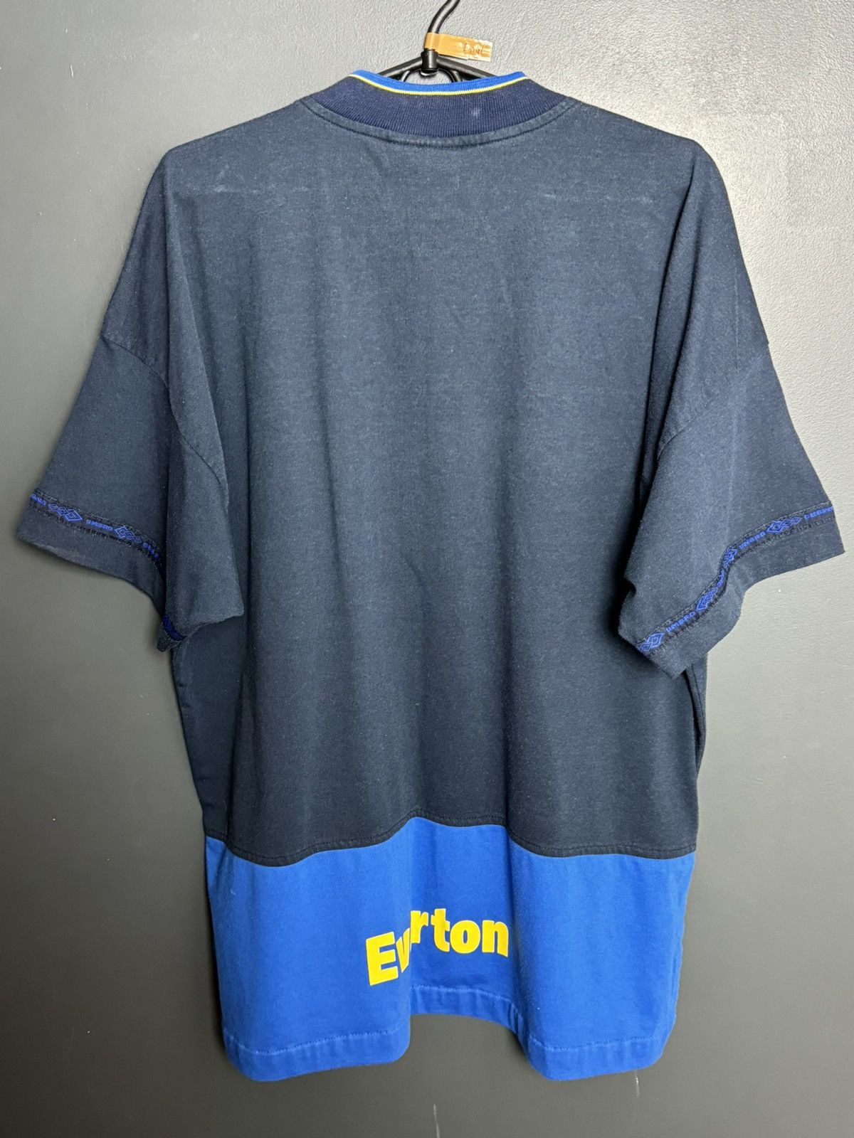 Umbro Vintage Everton Training Football Jersey Size US L / EU 52-54 / 3 - 2 Thumbnail