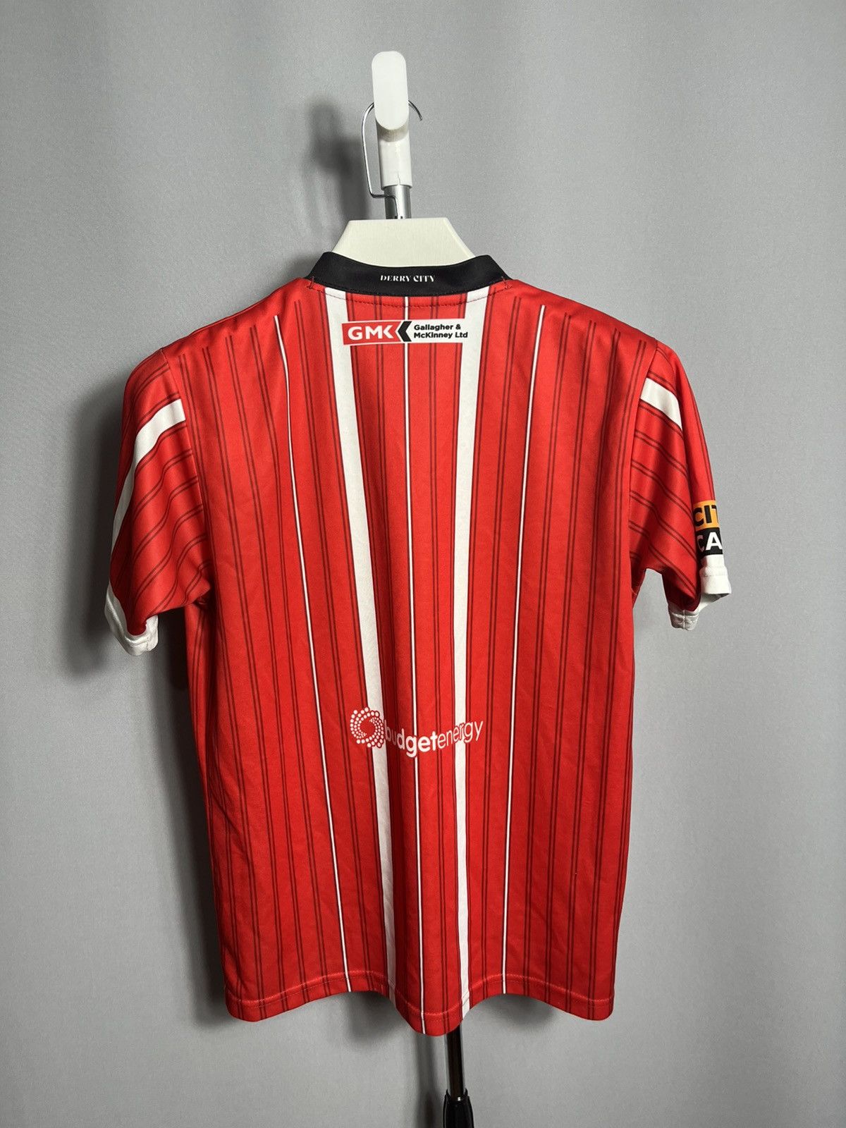O'Neill DERRY CITY FC 2022/2023 HOME FOOTBALL SHIRT SOCCER JERSEY Size US S / EU 44-46 / 1 - 6 Thumbnail