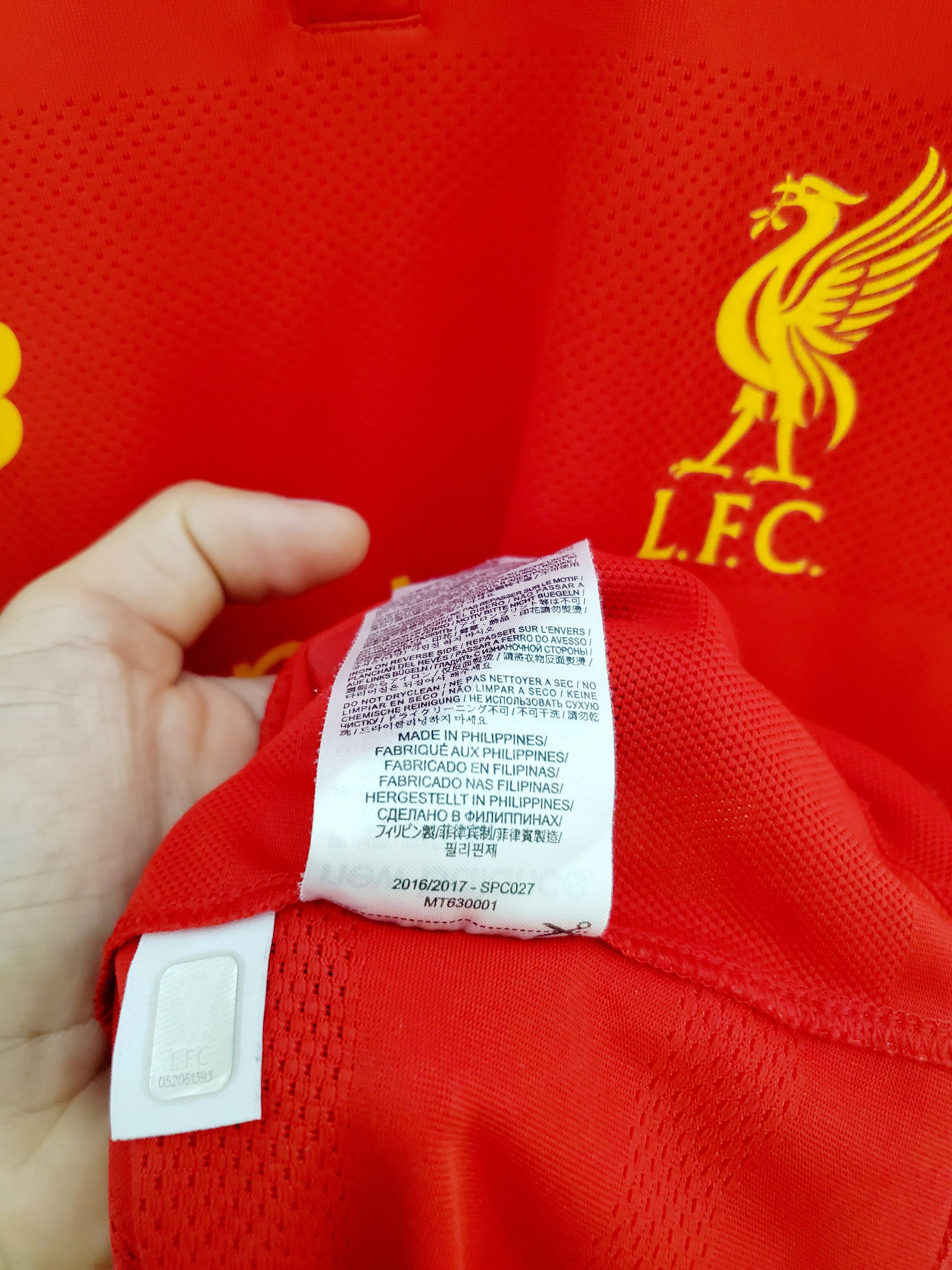 Nike FC Liverpool 2016 2017 home soccer jersey L New condition Size US L / EU 52-54 / 3 - 8 Thumbnail