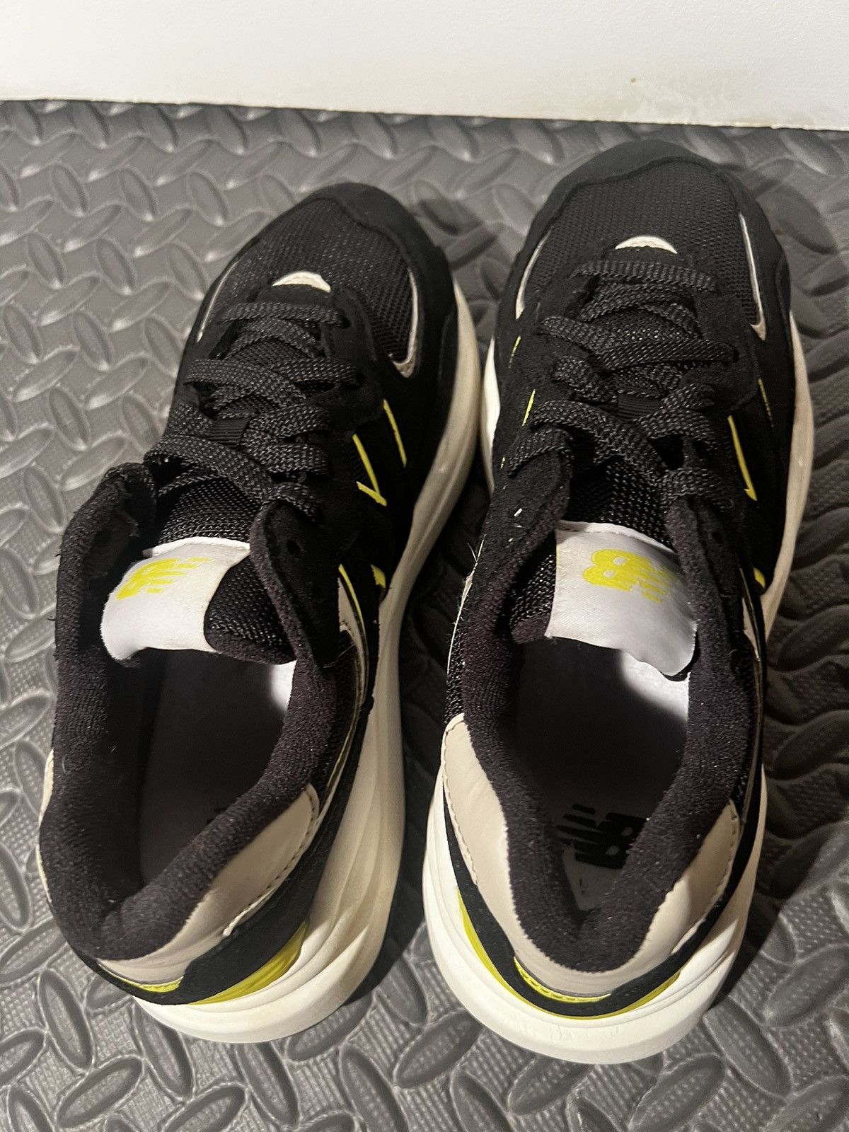 New Balance NICE New Balance 57/40 Black Lime size 6.5 Mens Shoes Size US 6.5 / EU 39-40 - 4 Thumbnail