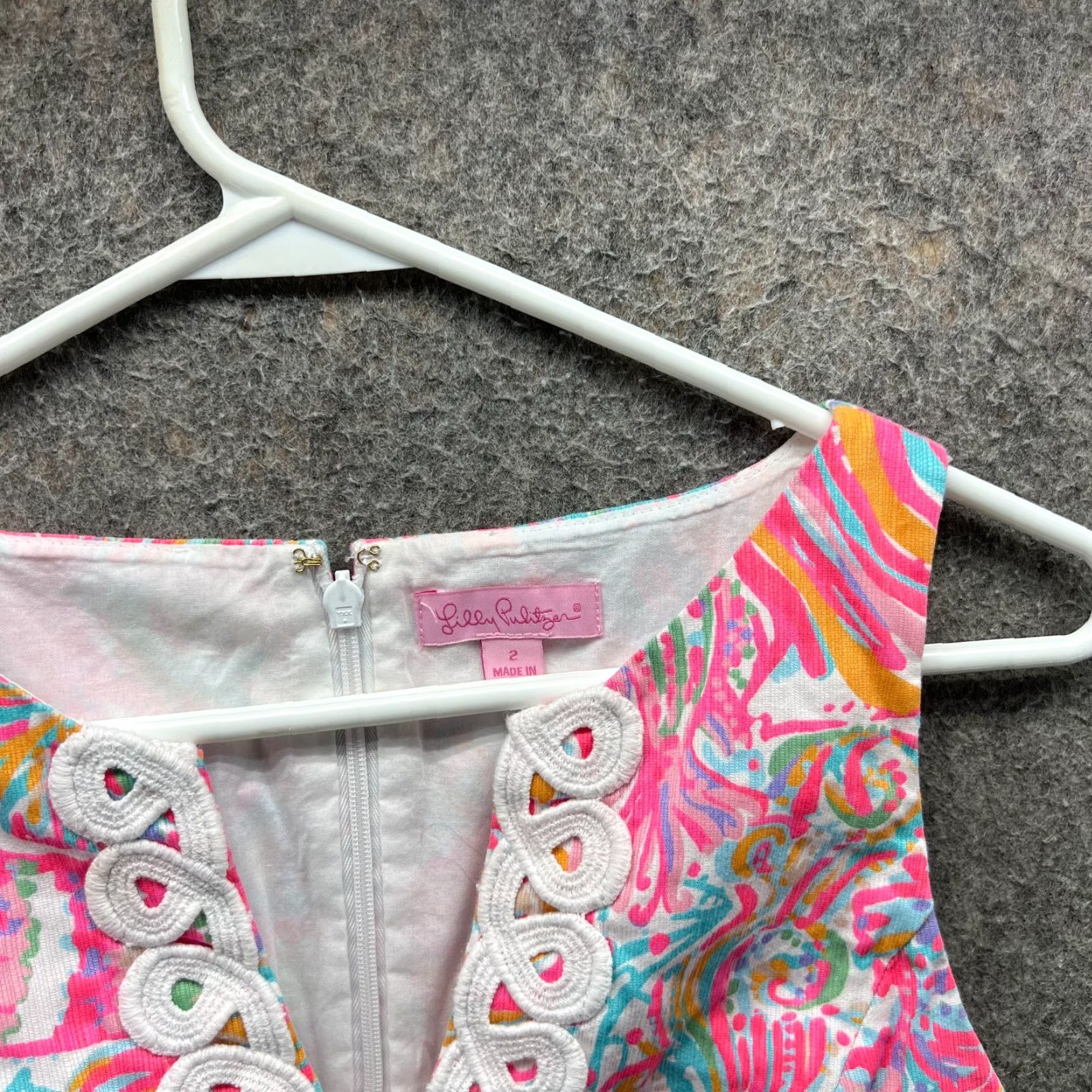 Lilly Pulitzer Lilly Pulitzer Dress Women's 2 Pink Sleeveless Shift Sea Shells Embroidered Floral Knee Length Size XS / US 0-2 / IT 36-38 - 4 Thumbnail