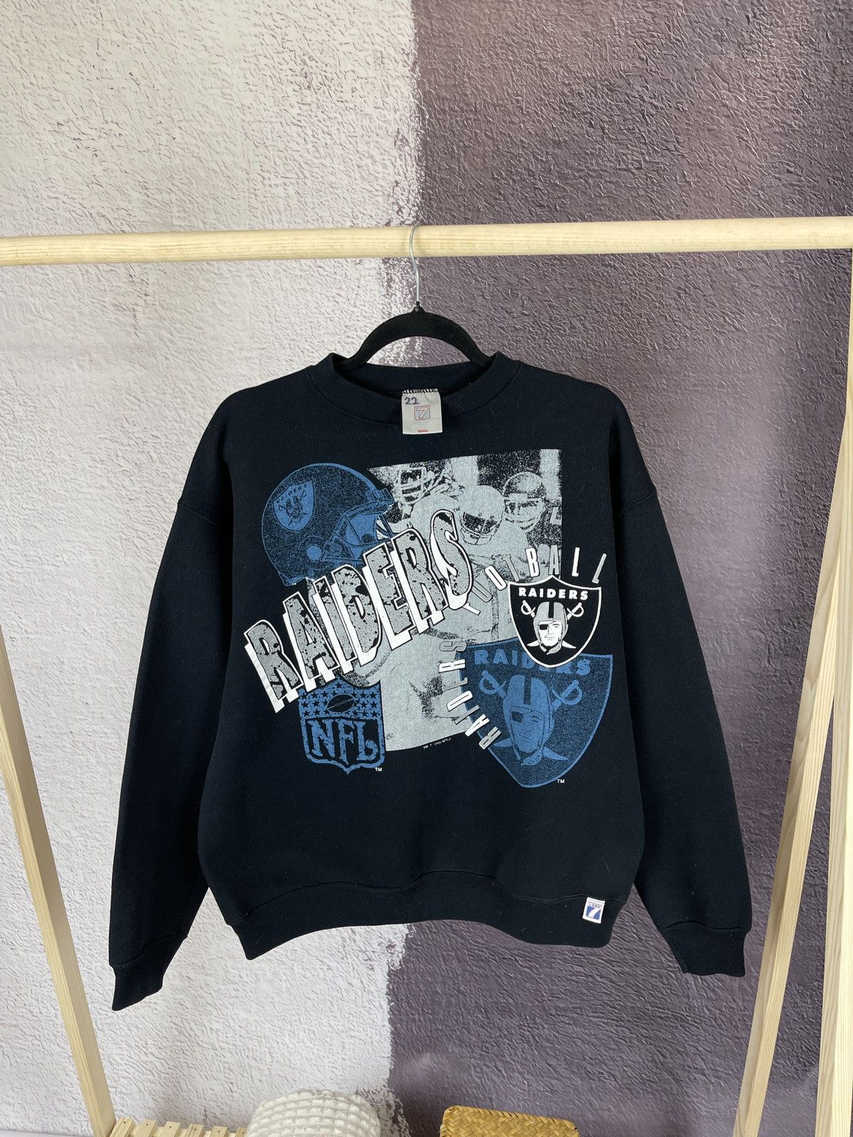 NFL Logo 7 1991 vintage Oakland Raiders NFL big logo sweatshirt Size US M / EU 48-50 / 2 - 2 Thumbnail