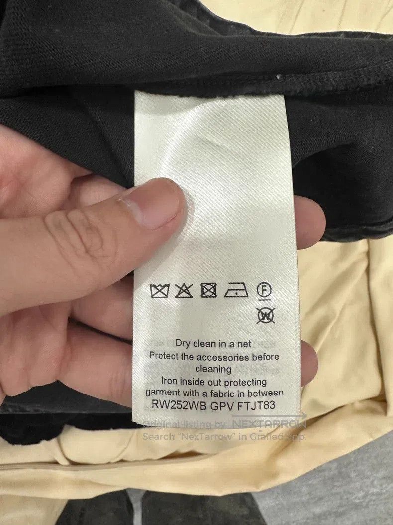 Louis Vuitton Louis Vuitton 25 New Black Short Sleeve Size US XS / EU 42 / 0 - 5 Thumbnail
