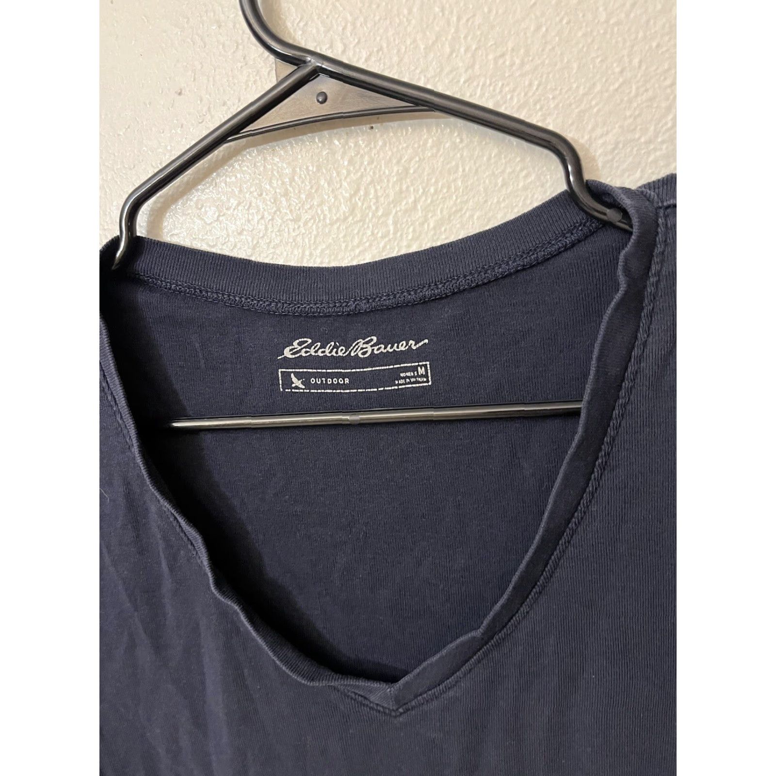Eddie Bauer Eddie Bauer T-Shirt Women's M Navy Blue Short Sleeve V Neck Size M / US 6-8 / IT 42-44 - 2 Thumbnail