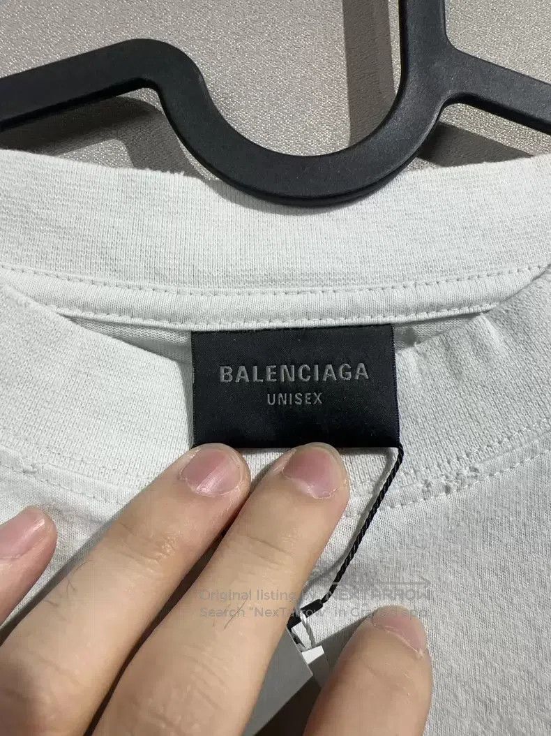 Balenciaga Balenciaga Gothic Lettering Printed Short Sleeve Size US S / EU 44-46 / 1 - 5 Thumbnail