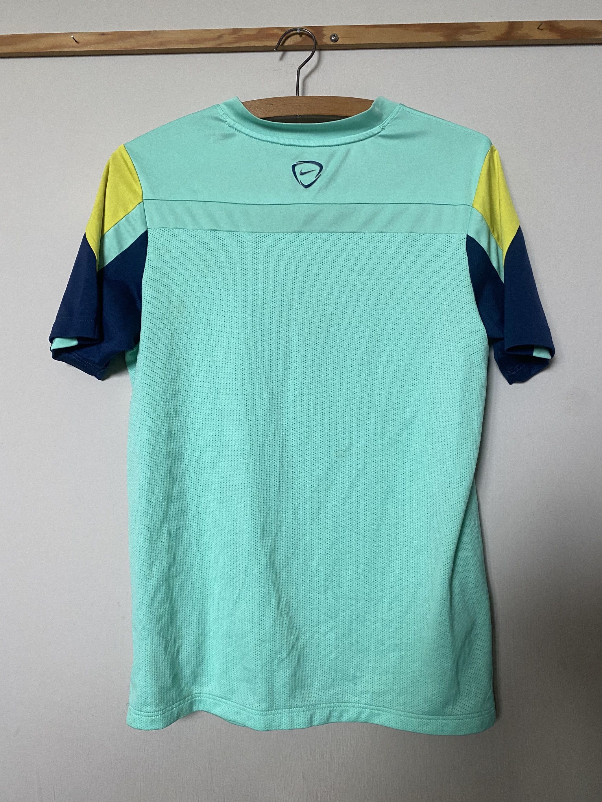 Nike FC BARCELONA training 2013 - 2014 - Nike 158 - 170 - UNIQUE Size US XXS / EU 40 - 2 Thumbnail