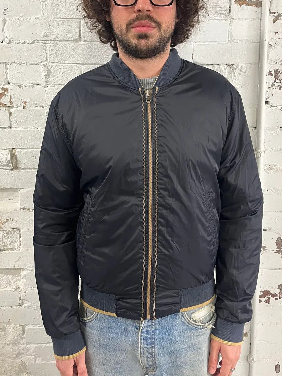 Armani 1990s Armani Réversible Beige & Navy Nylon Bomber Jacket Size US S / EU 44-46 / 1 - 4 Thumbnail