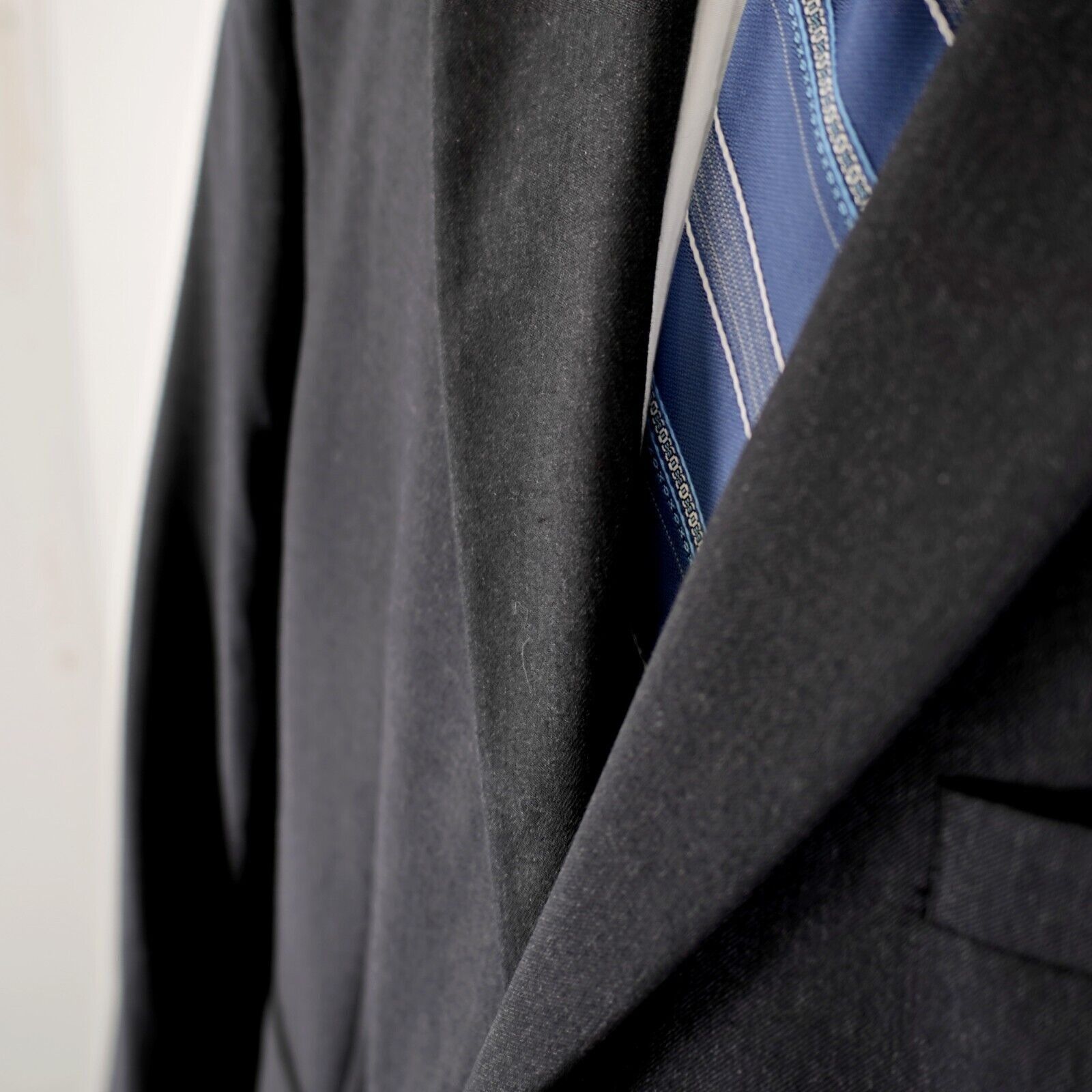 Joseph & Feiss Joseph & Feiss International Wool Gray 2 Button Blazer 44R Size 44R - 4 Thumbnail