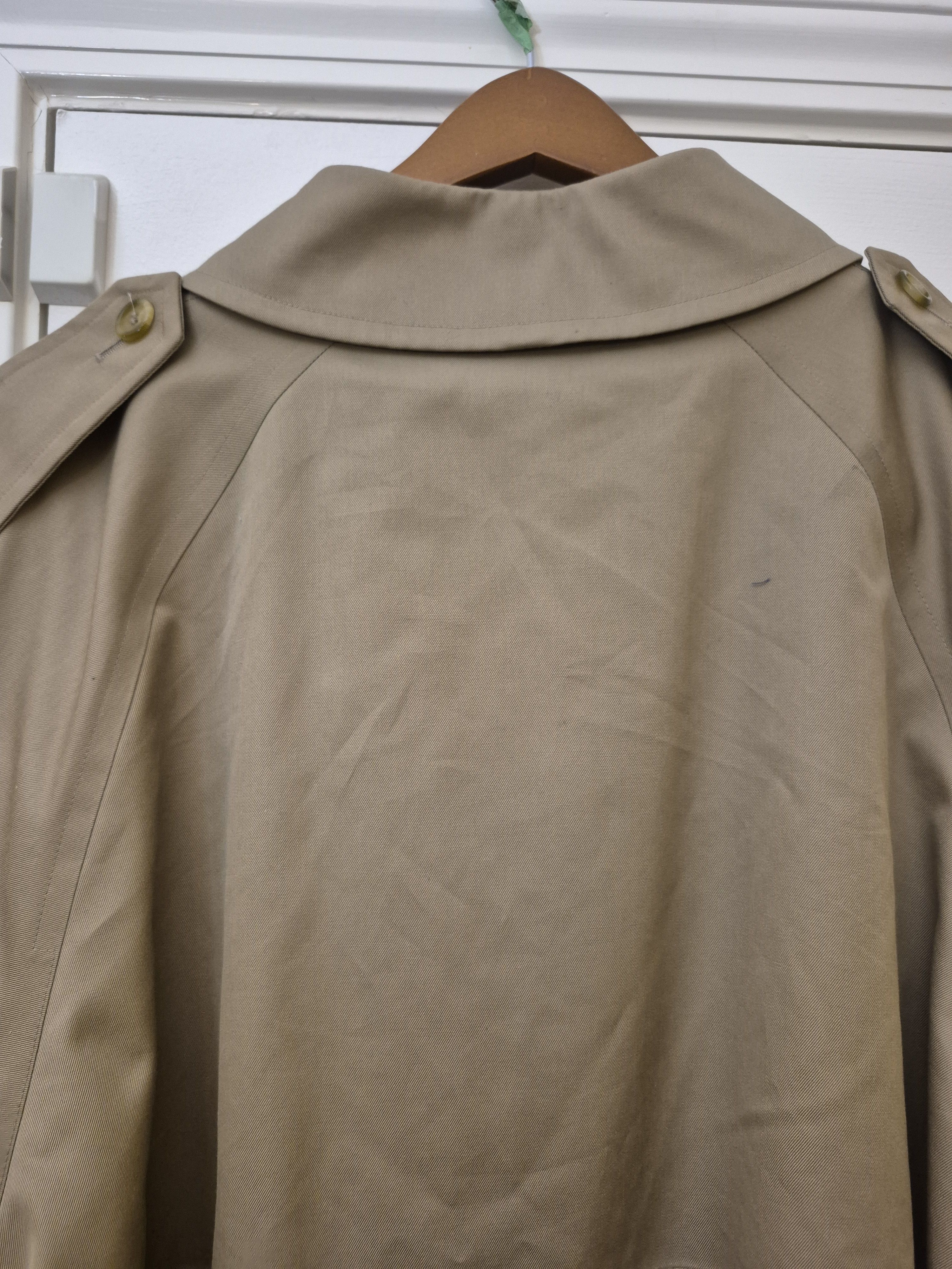 Burberry Burberry Tan Double Breast Trenchcoat Size 44 L Size US XL / EU 56 / 4 - 11 Thumbnail