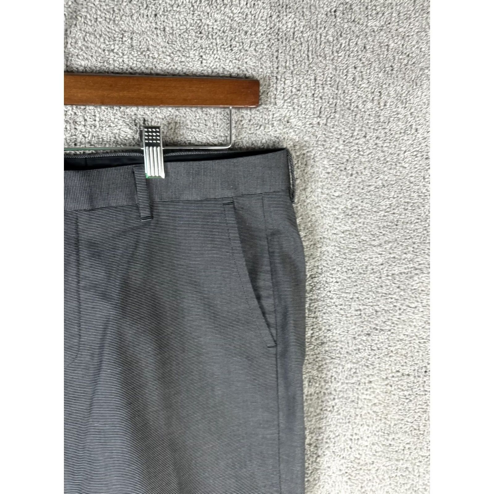 Bonobos Bonobos Pants Mens 33x32 Gray Stripe Chino Dress Stretch Flat Front Tapered Weekday Warrior Tuesday Business Casual Pockets Zip Belt Loops Knit? Size US 33 - 3 Thumbnail