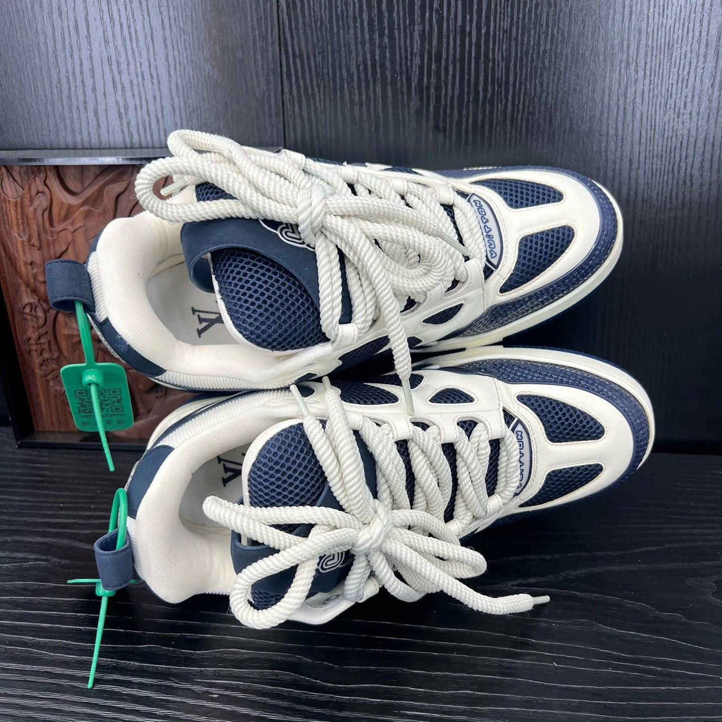 Louis Vuitton LV Skate Blue/White US8.5/42.5 New Original Box Size US 8.5 / EU 41-42 - 6 Thumbnail