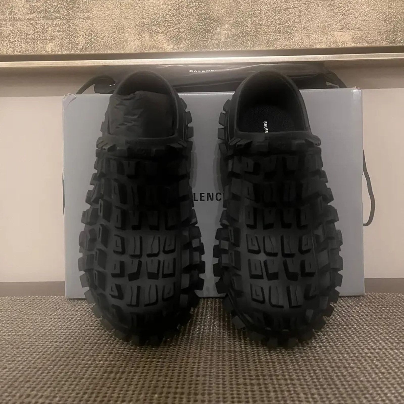 Balenciaga o1rshd1 Defender Clog in Black Size US 13 / EU 46 - 9 Thumbnail