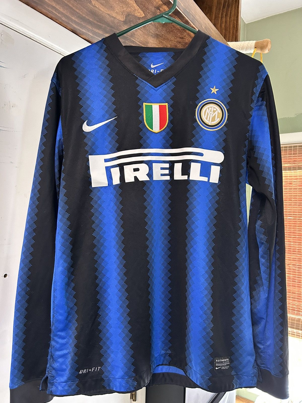 Nike 2010-2011 Nike Inter Milan Home L/S Jersey Size US M / EU 48-50 / 2 - 1 Thumbnail