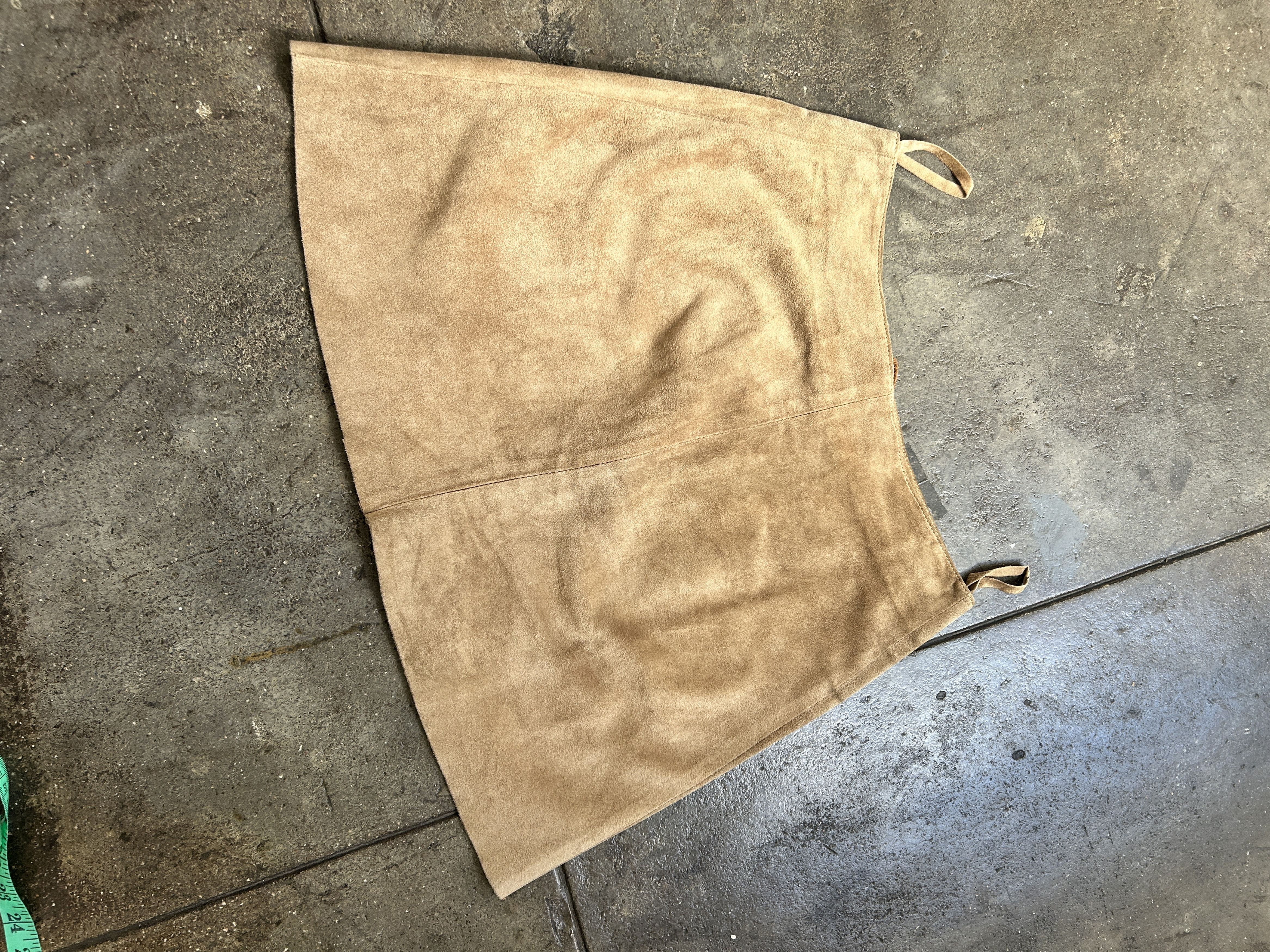 Miu Miu 1994 / 1995 Miu Min 100% Suede Leather Skirt w/ Suede String Size 34" / US 12 / IT 48 - 3 Thumbnail