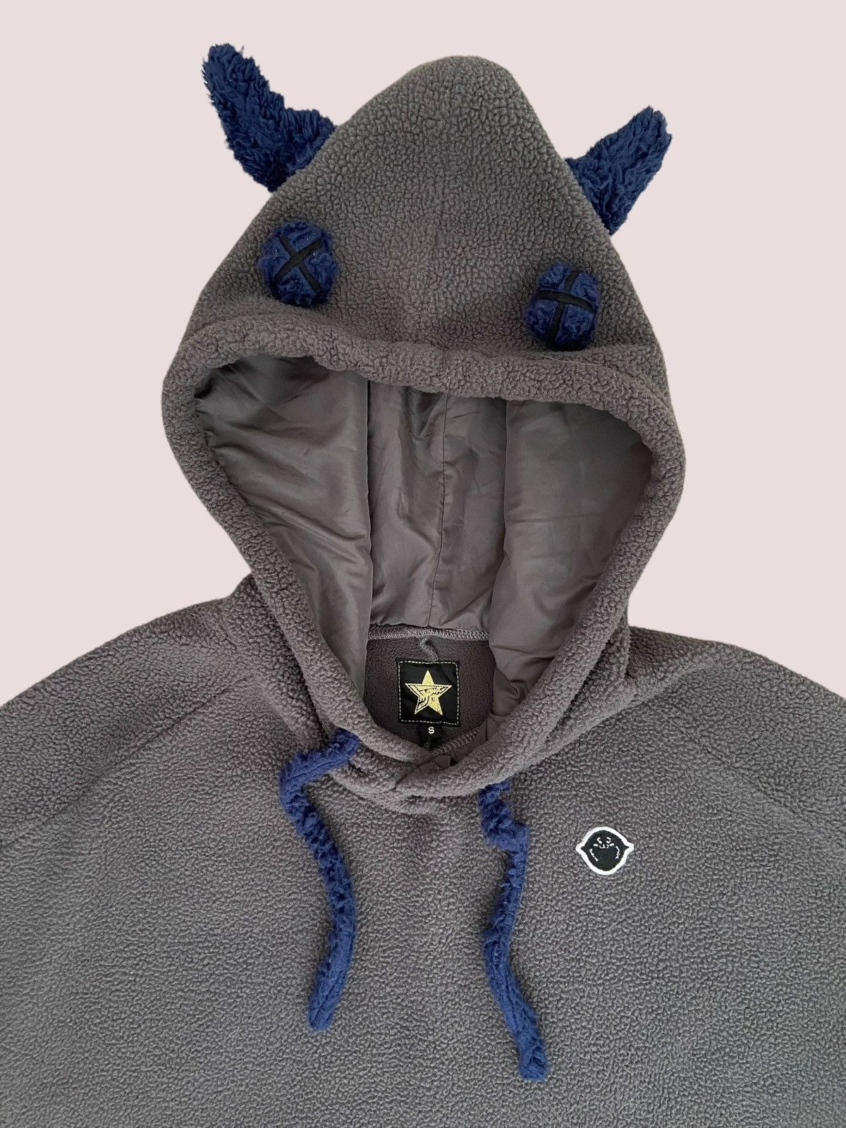 20471120 20471120 Hyoma FW11 Blue Beetle Horn Poncho Hoodie Archive Size US L / EU 52-54 / 3 - 3 Thumbnail