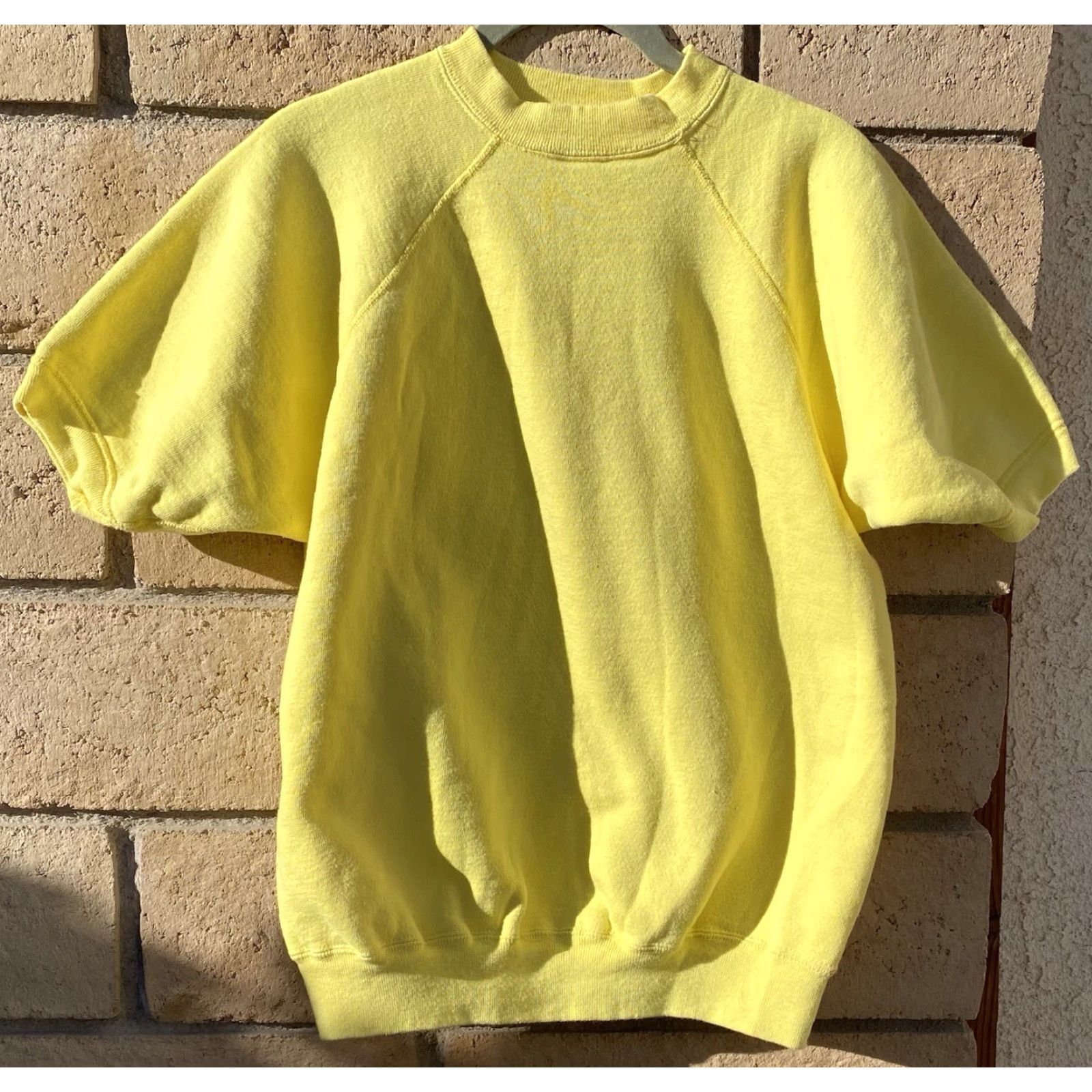 Vintage VINTAGE Yellow Raglan Short Sleeve Sweatshirt Athletic Solid Crew Neck Men One Size Cotton Rockabilly Retro 1960s 1970s Size US M / EU 48-50 / 2 - 6 Thumbnail