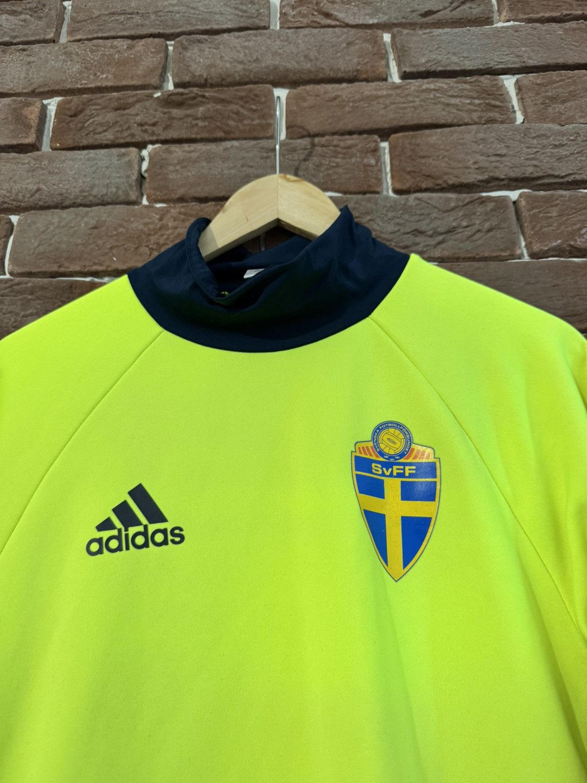 Adidas Rare 2015 Adidas Sweden Team S Neon Jersey Soccer Kit Long Size US S / EU 44-46 / 1 - 3 Thumbnail