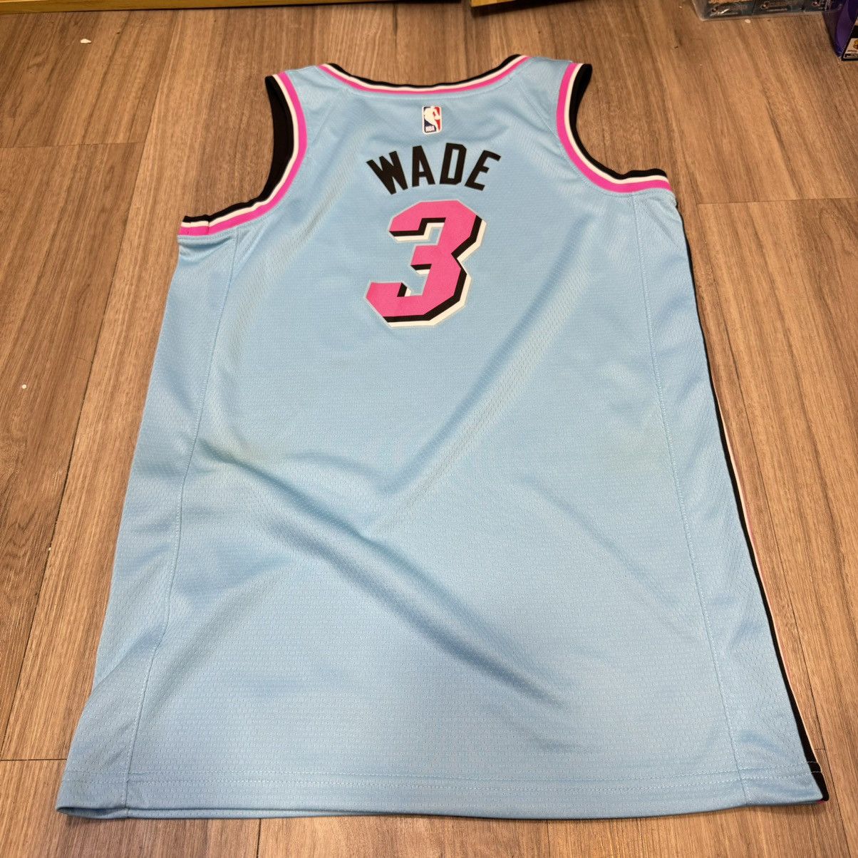 NBA × Nike Miami Heat 19/20 city edition #3 Wade Size US S / EU 44-46 / 1 - 2 Thumbnail