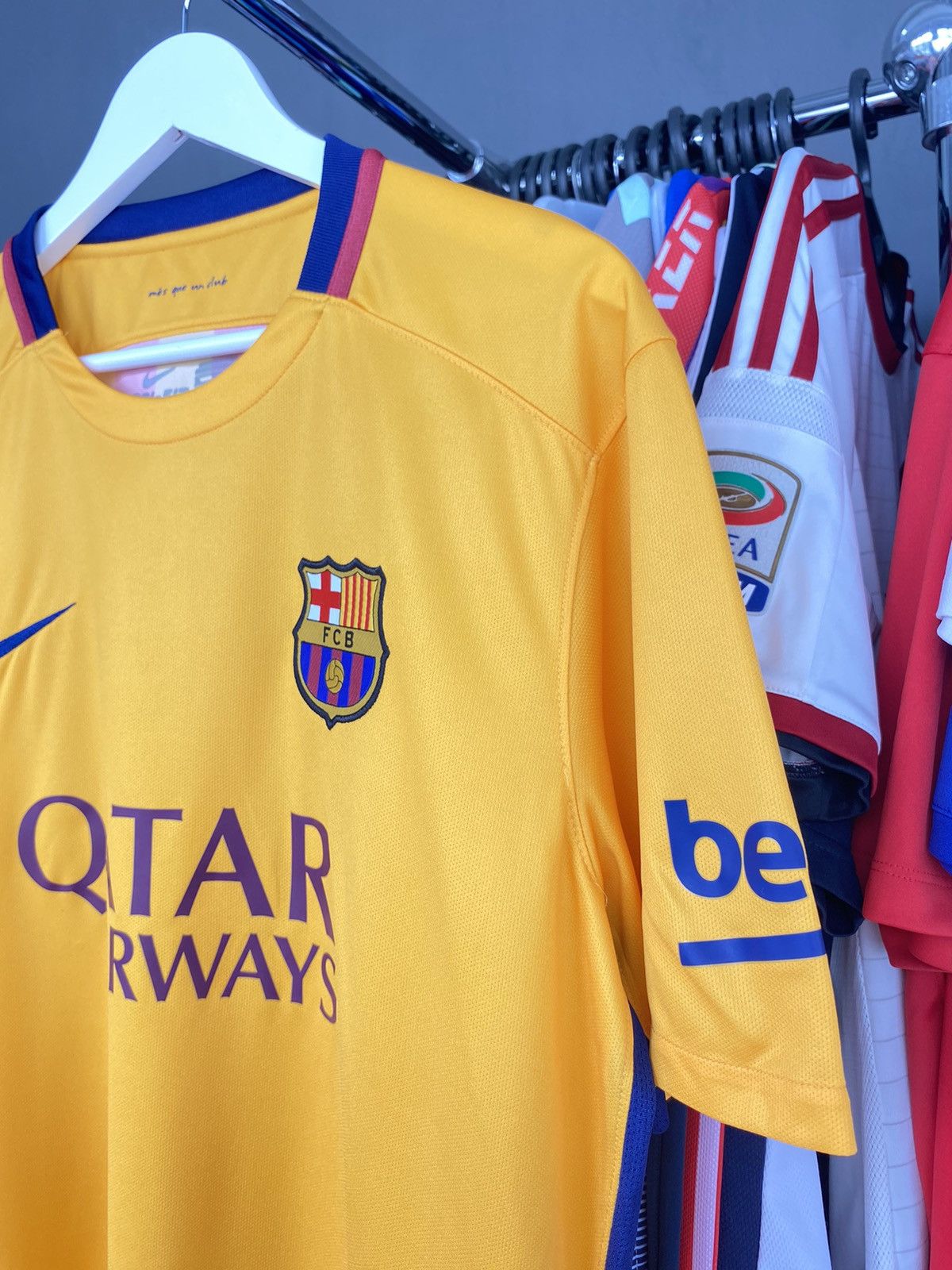 Nike NIKE BARCELONA 2015-16 AWAY FOOTBALL SHIRT Size US XL / EU 56 / 4 - 4 Thumbnail