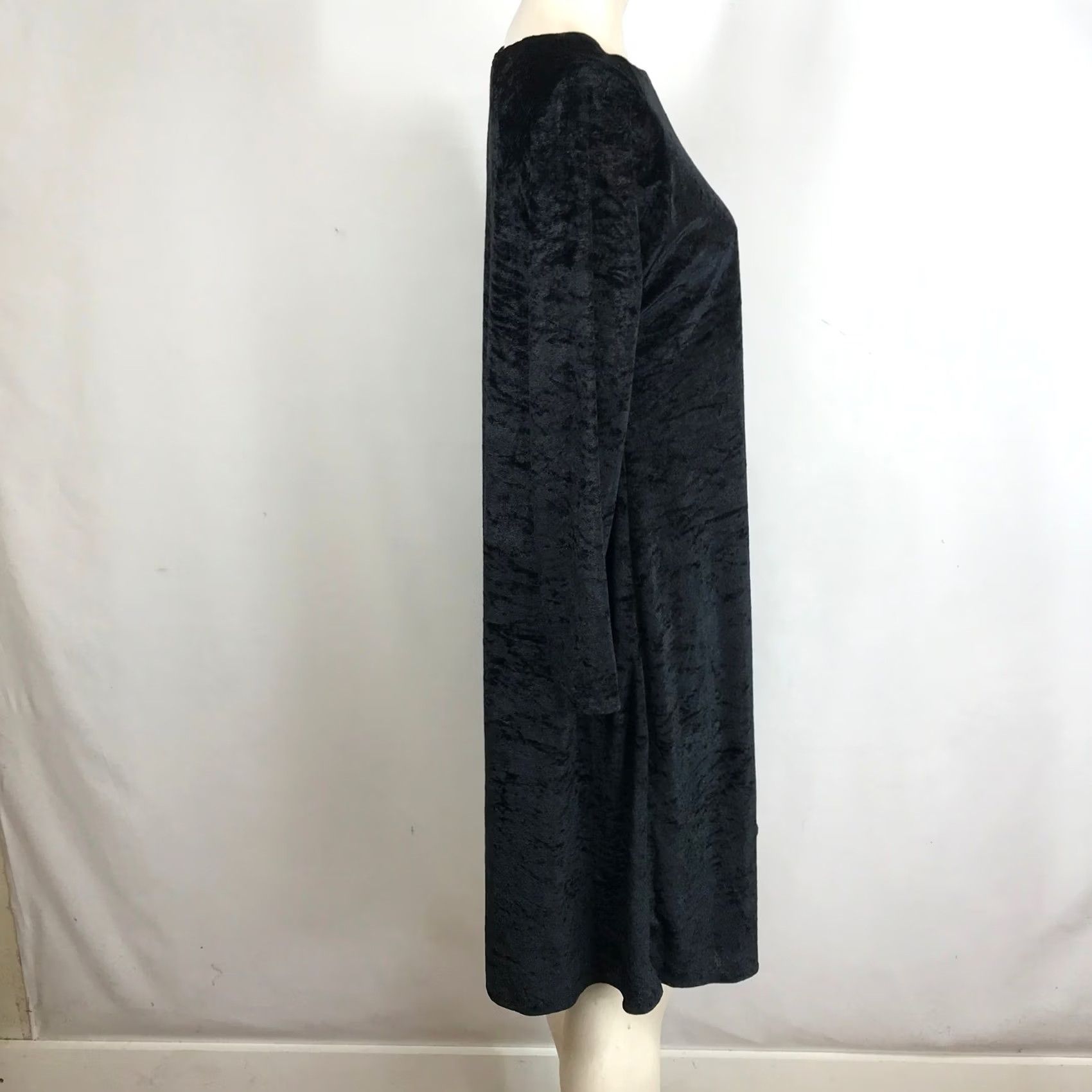 Vintage VINTAGE AVON STYLE Black Velvet Long Sleeve Dress Women Size SM Goth Witch Size S / US 4 / IT 40 - 4 Thumbnail
