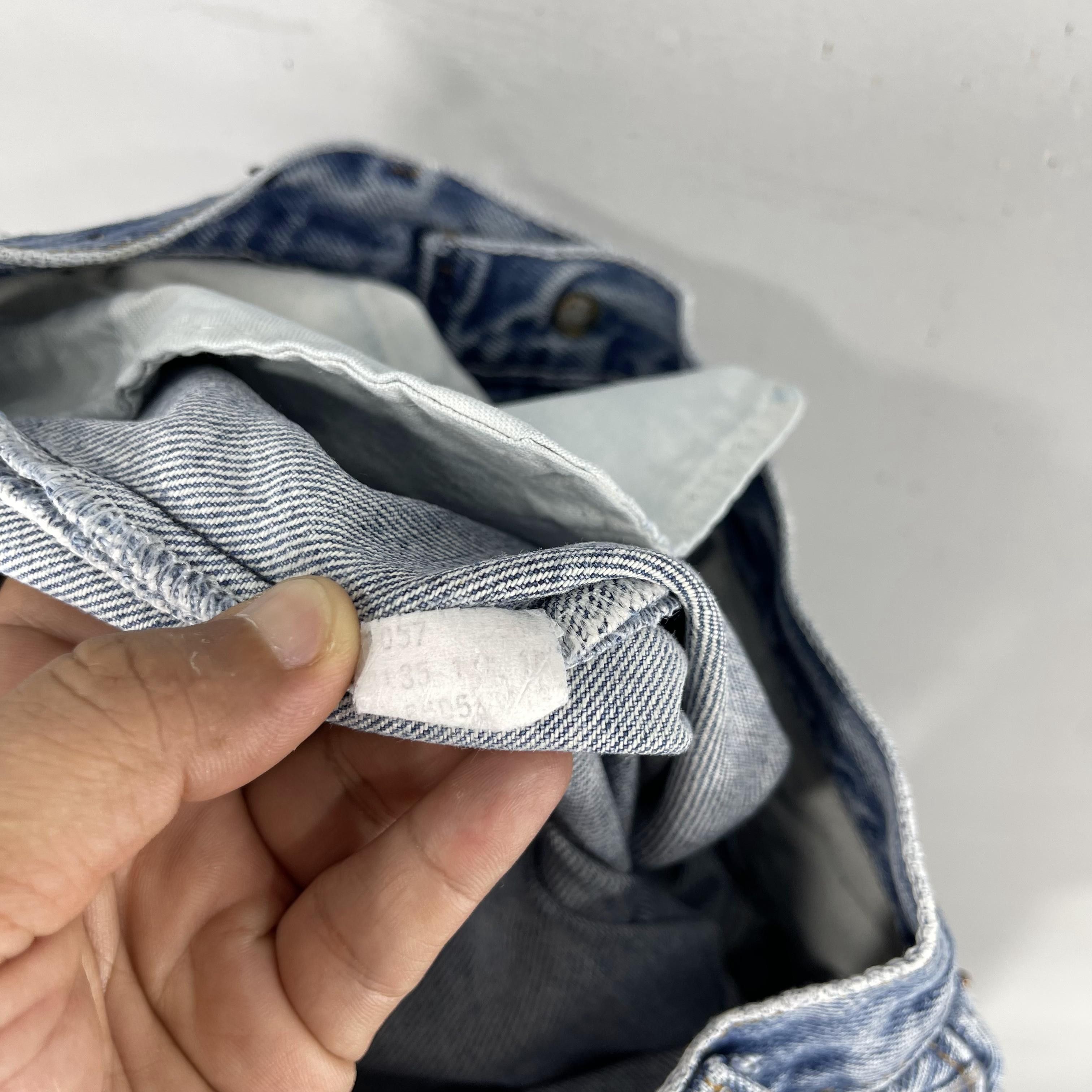 Levi's × Vintage Size 28 Vintage Levis 505 Distressed Medium Wash Jeans Size US 28 / EU 44 - 5 Thumbnail